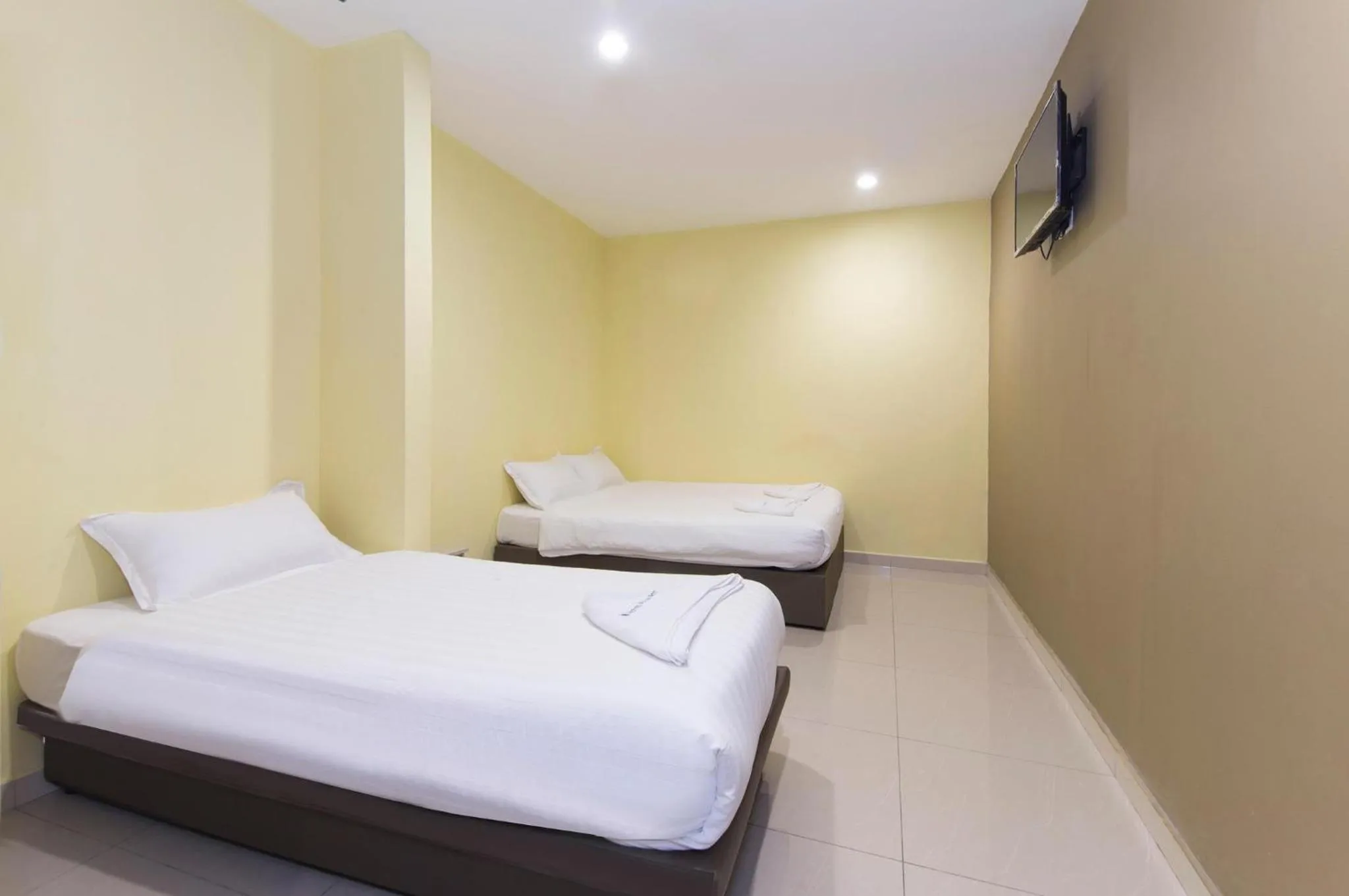 Standard Triple Room in Hotel Raja Bot