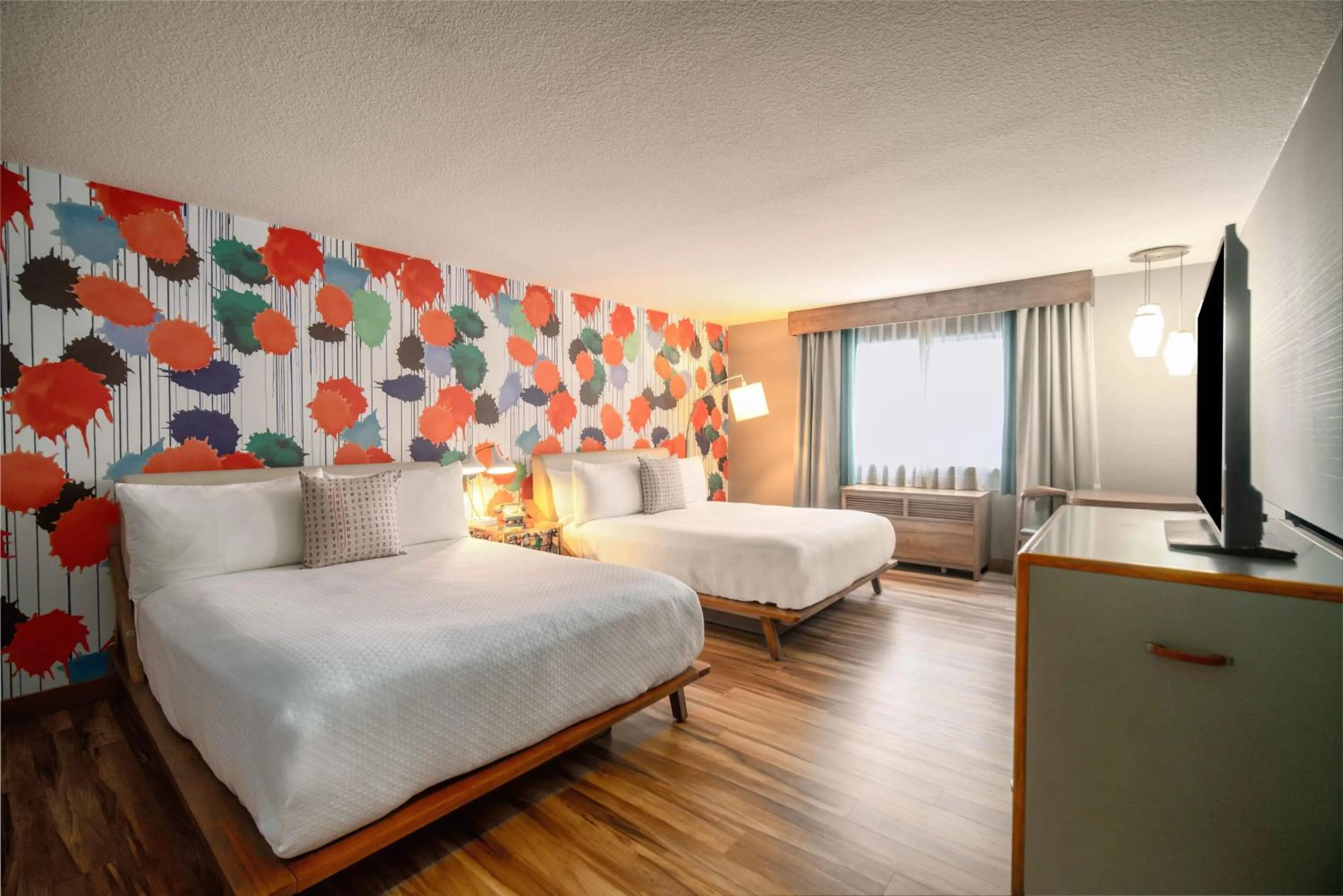 Queen Room with Two Queen Beds in The Kinney - Venice Beach