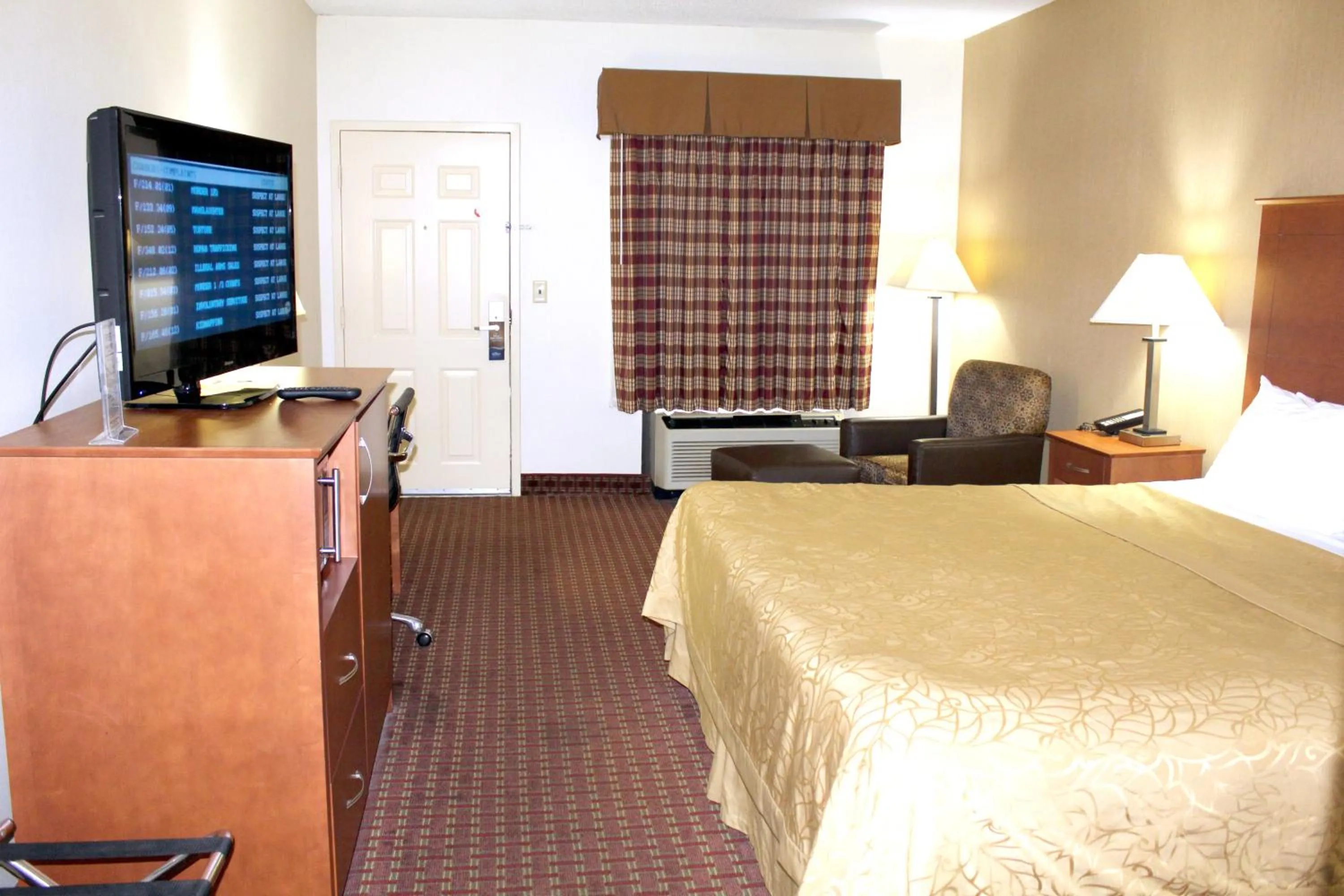 Deluxe King Room - Non-Smoking in Baymont by Wyndham Franklin