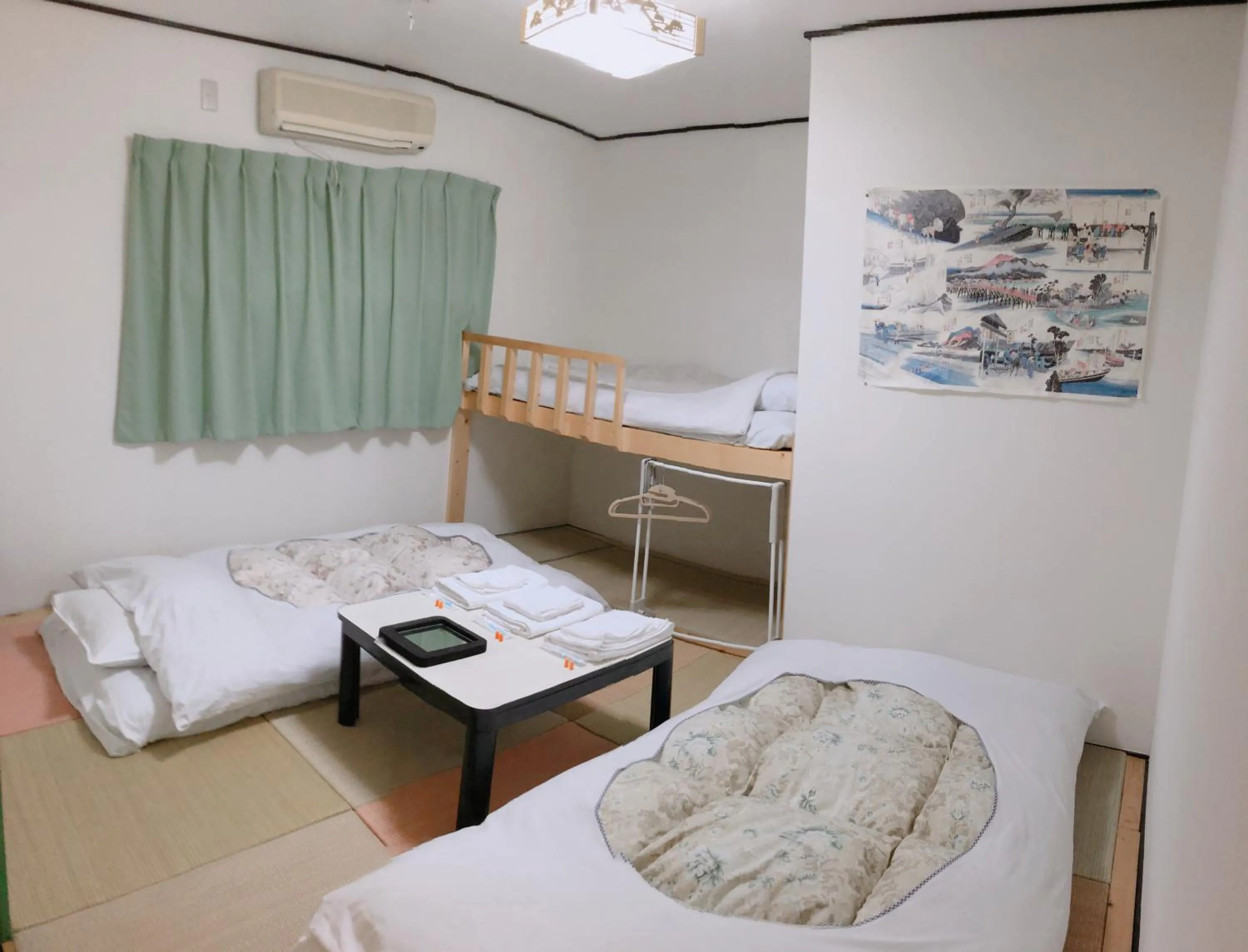 Japanese-Style Triple Room in PittINN