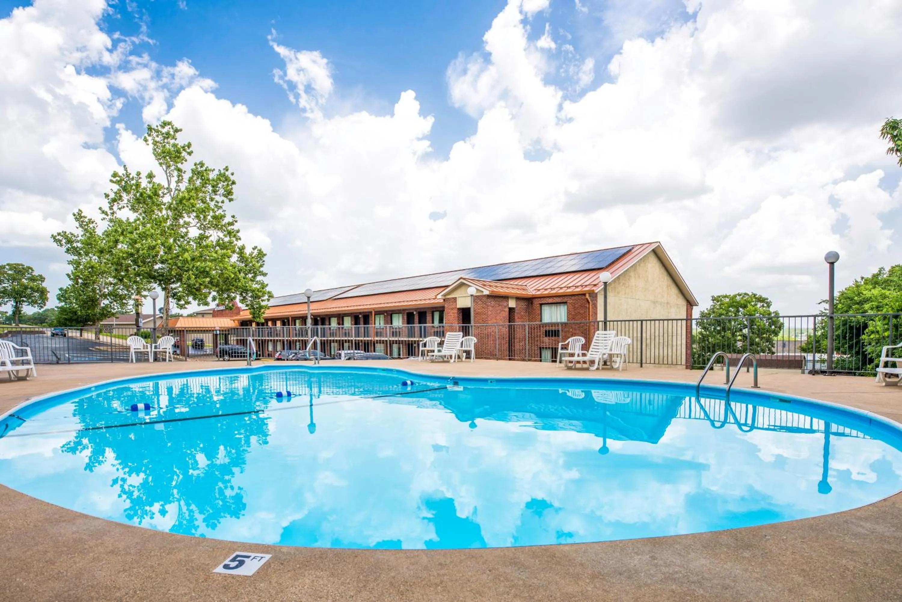 Swimming pool in Branson's Best