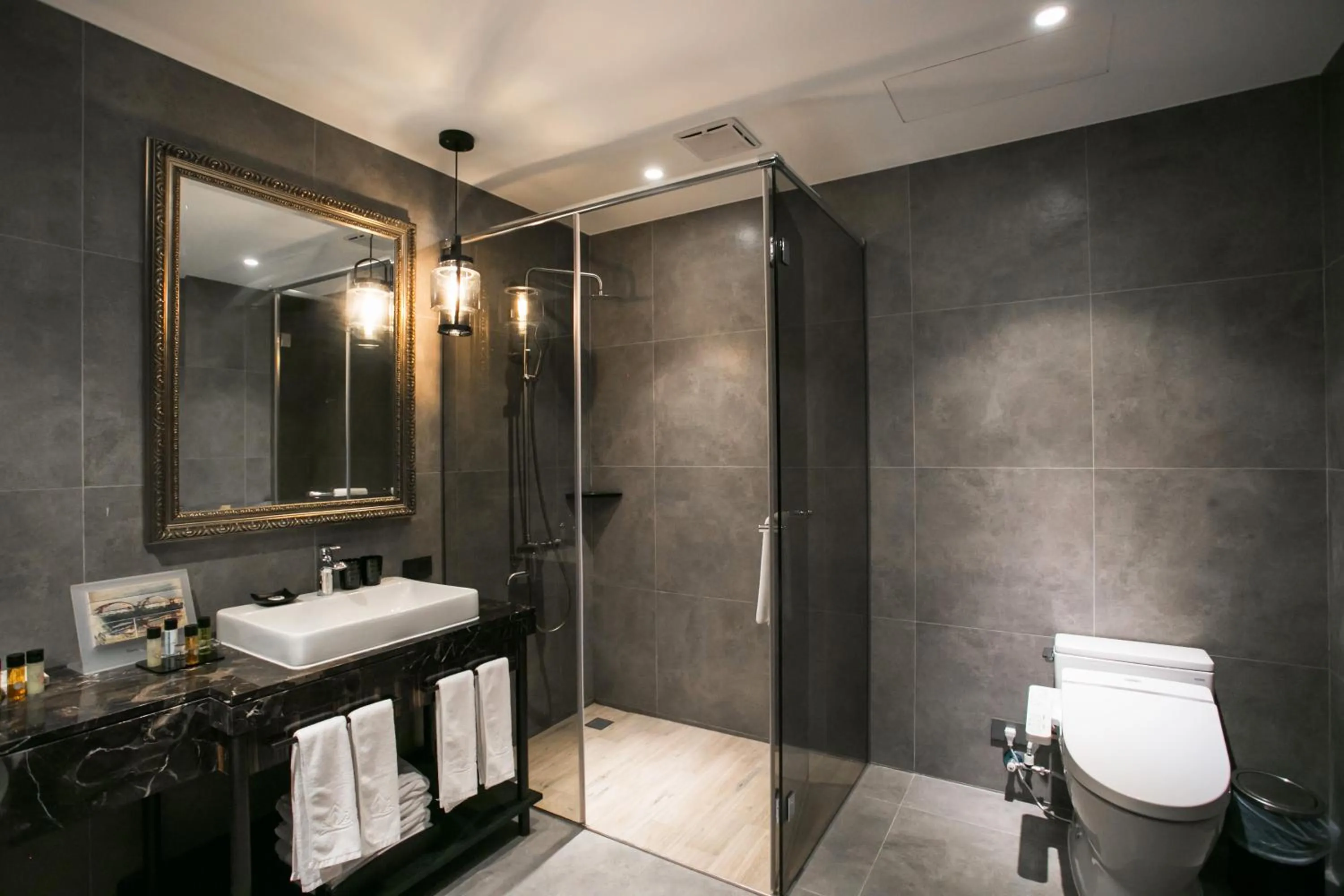 Deluxe Double Room with Two Double Beds in Saint Art Hotel