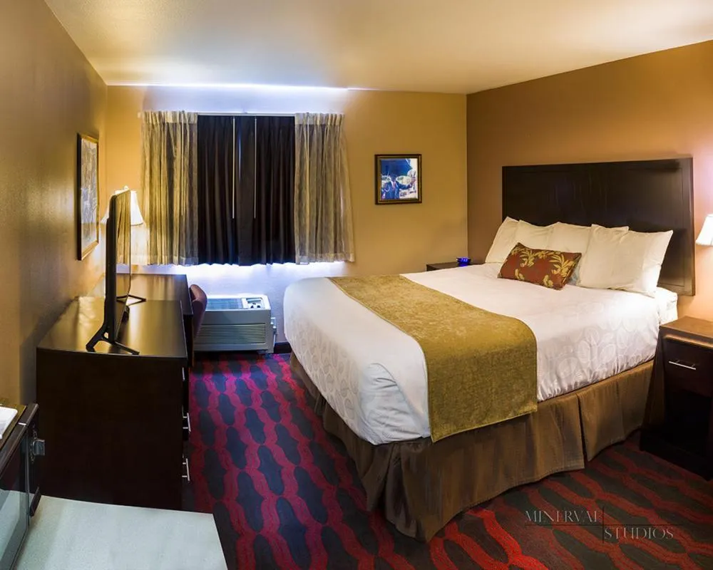 King Room in Americas Best Value Inn & Suites-Forest Grove/Hillsboro