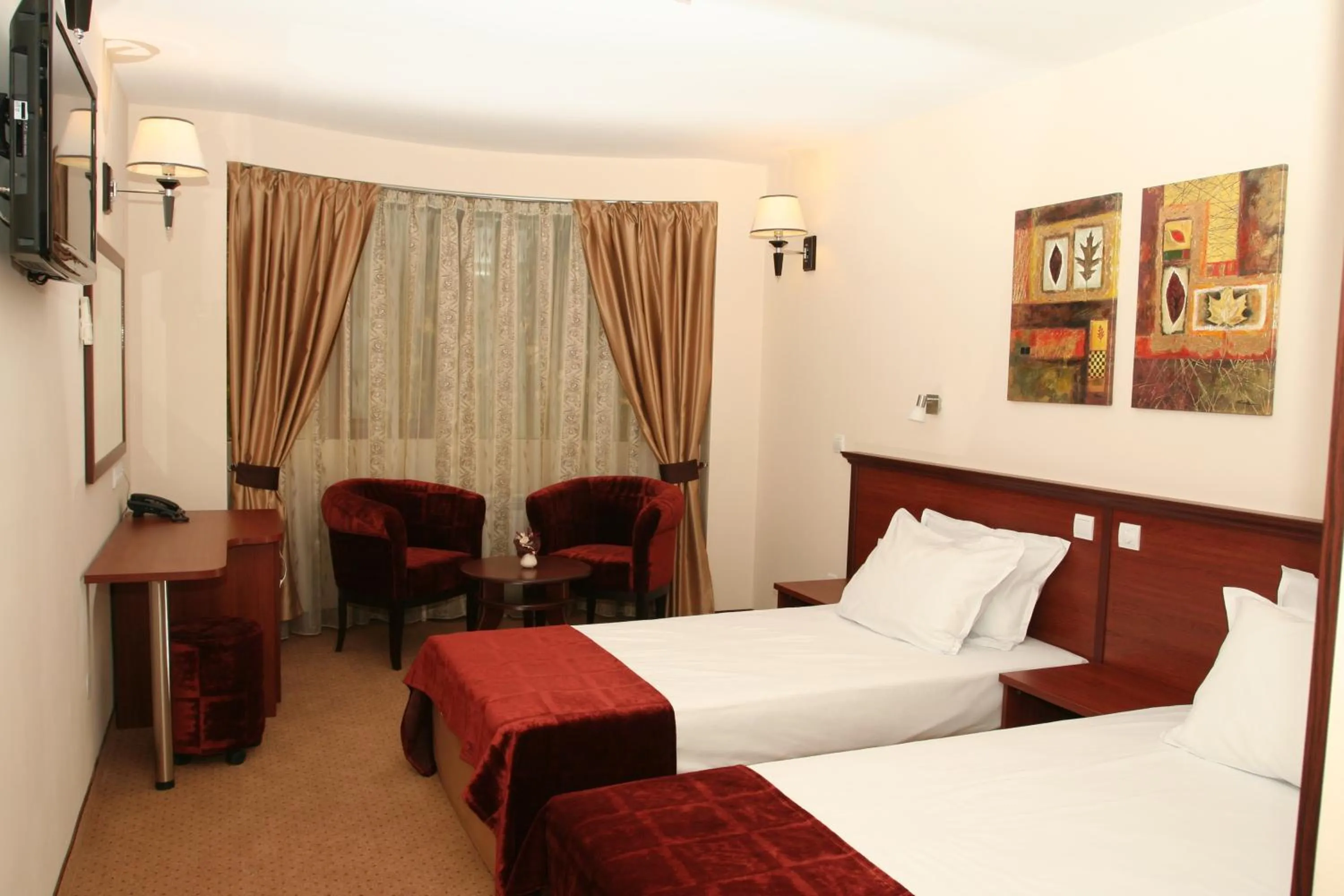 Standard Twin Room in Favorit Hotel