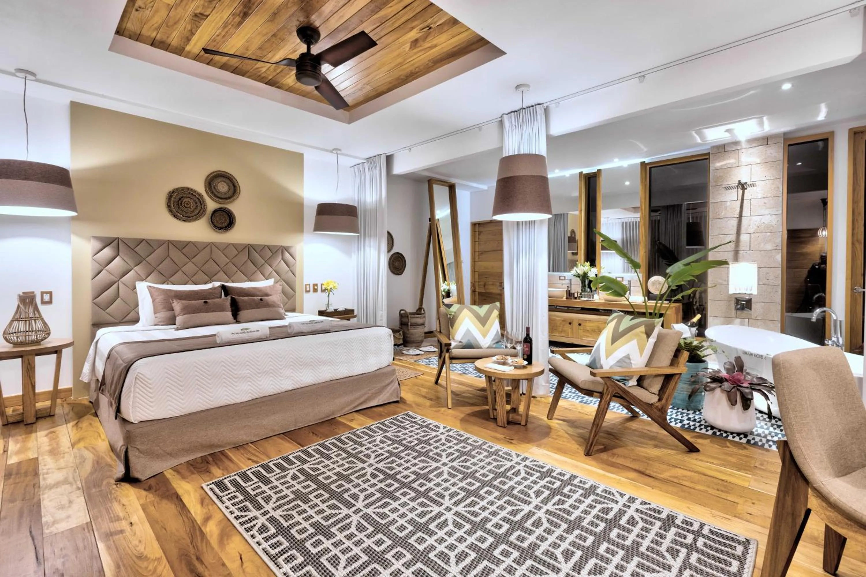 Deluxe King Suite in Umami Hotel - Adults Only