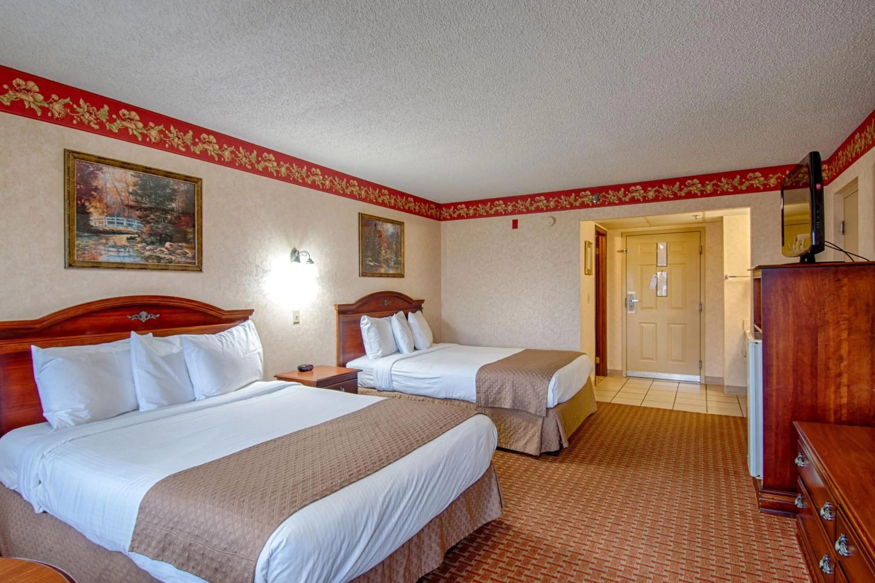 Queen Room with Two Queen Beds - Disability Access in Park Tower Inn