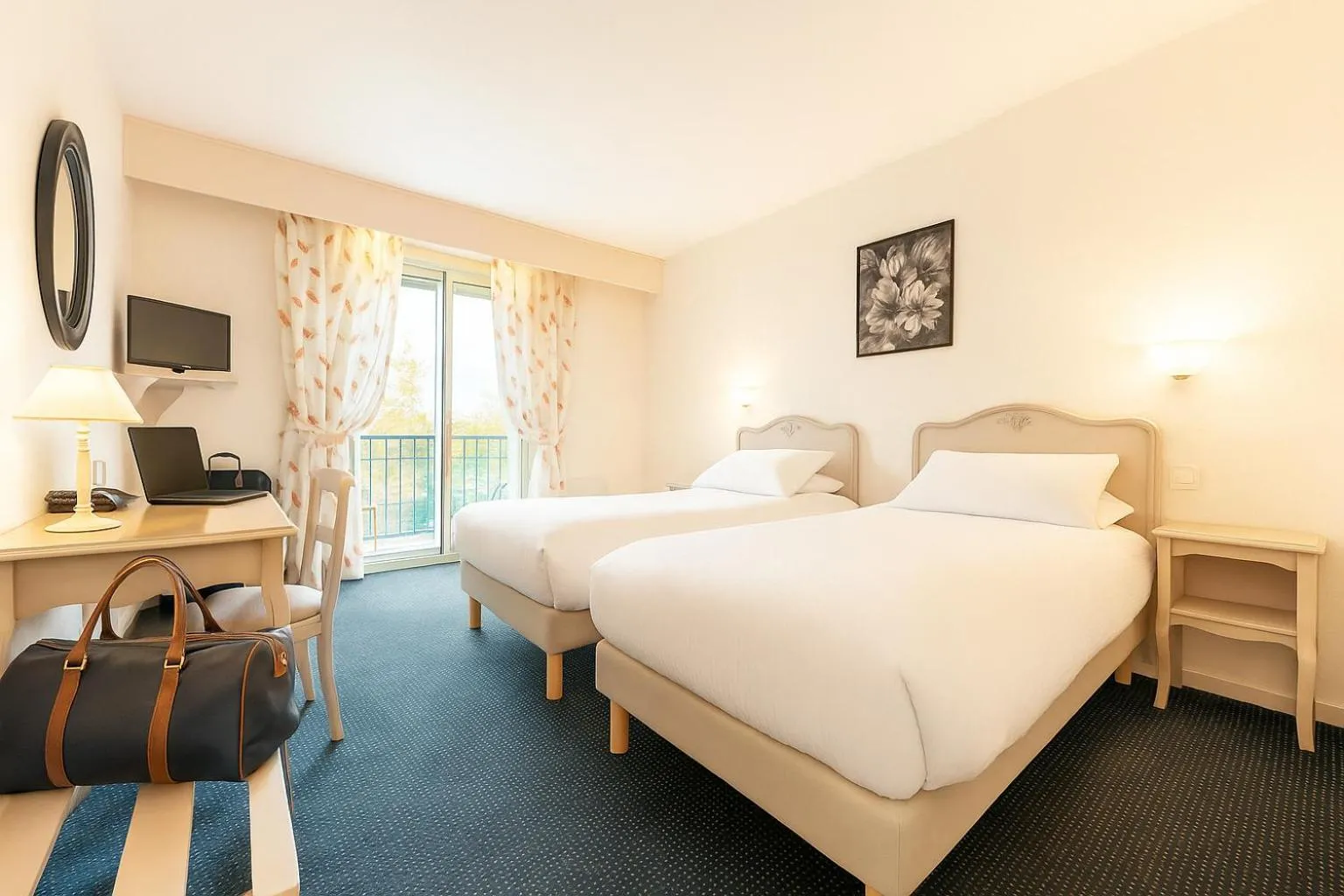Twin Room in Cit'Hotel Logis De Brou, Bourg en Bresse