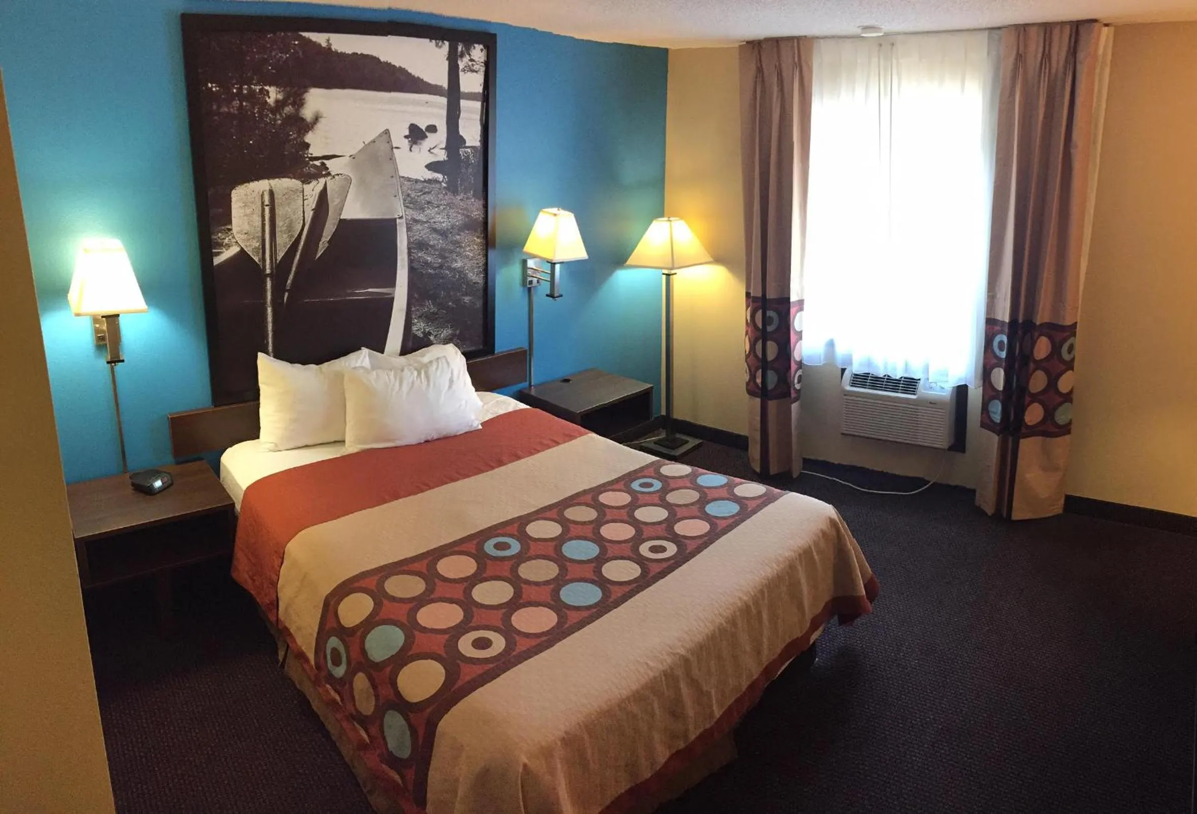 Queen Room - Ground Floor/Non-Smoking in Super 8 by Wyndham Rochester Mayo Clinic Area
