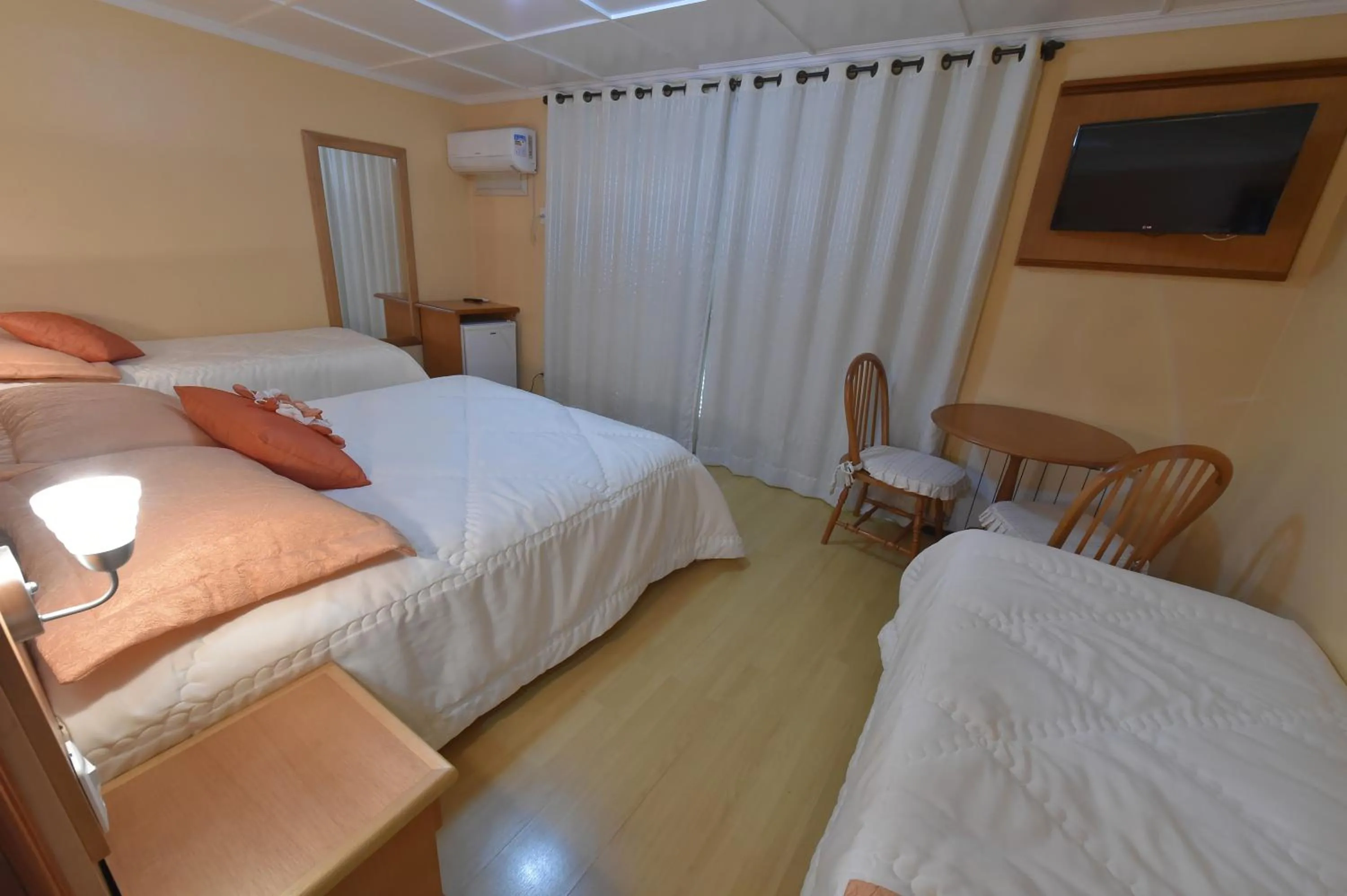 Triple Room in Hotel Cabanas Alto Da Serra