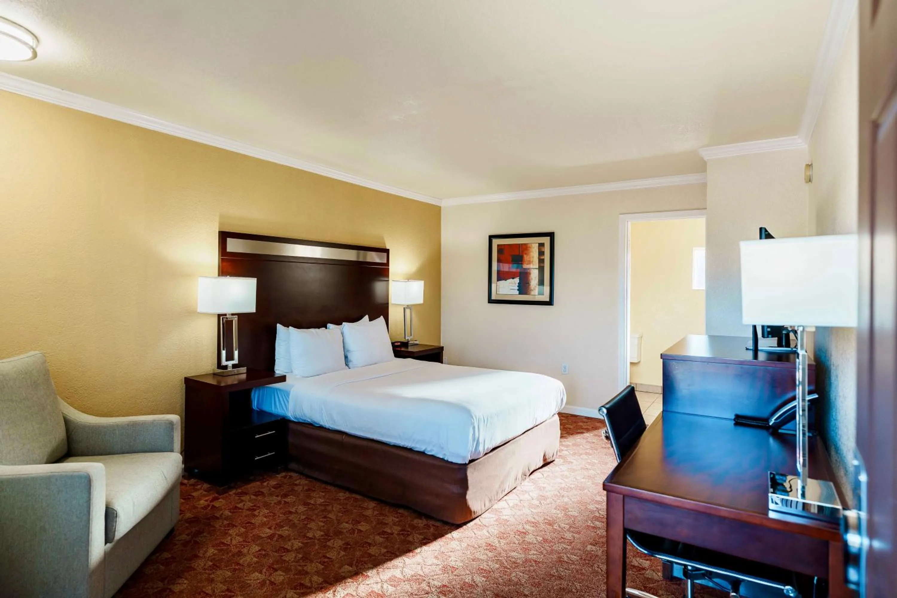 Queen Room - Non-Smoking in Quality Inn Ukiah