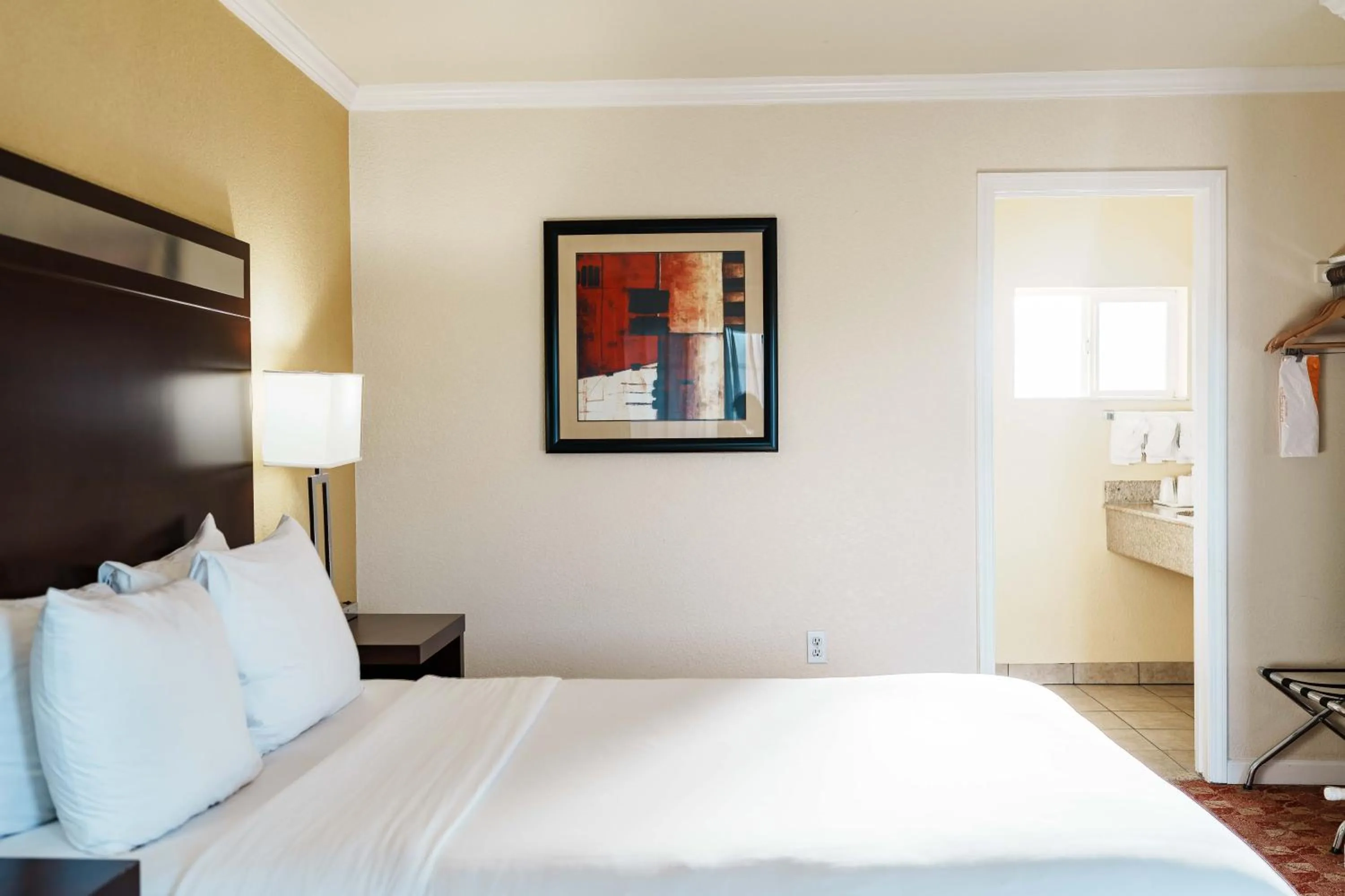 King Room - Non-Smoking in Quality Inn Ukiah