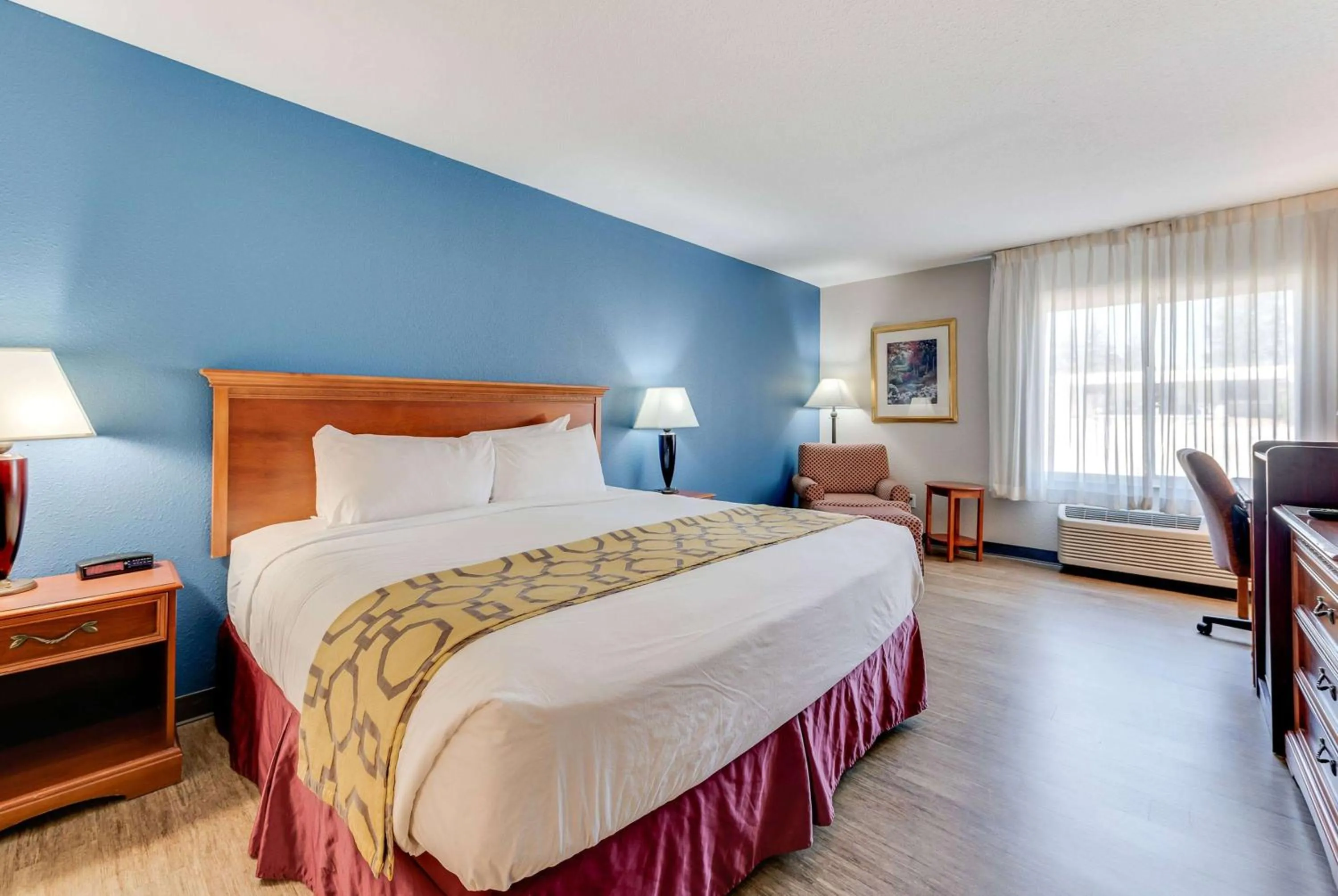 King Room - Disability Access/Non-Smoking in Baymont by Wyndham Salida