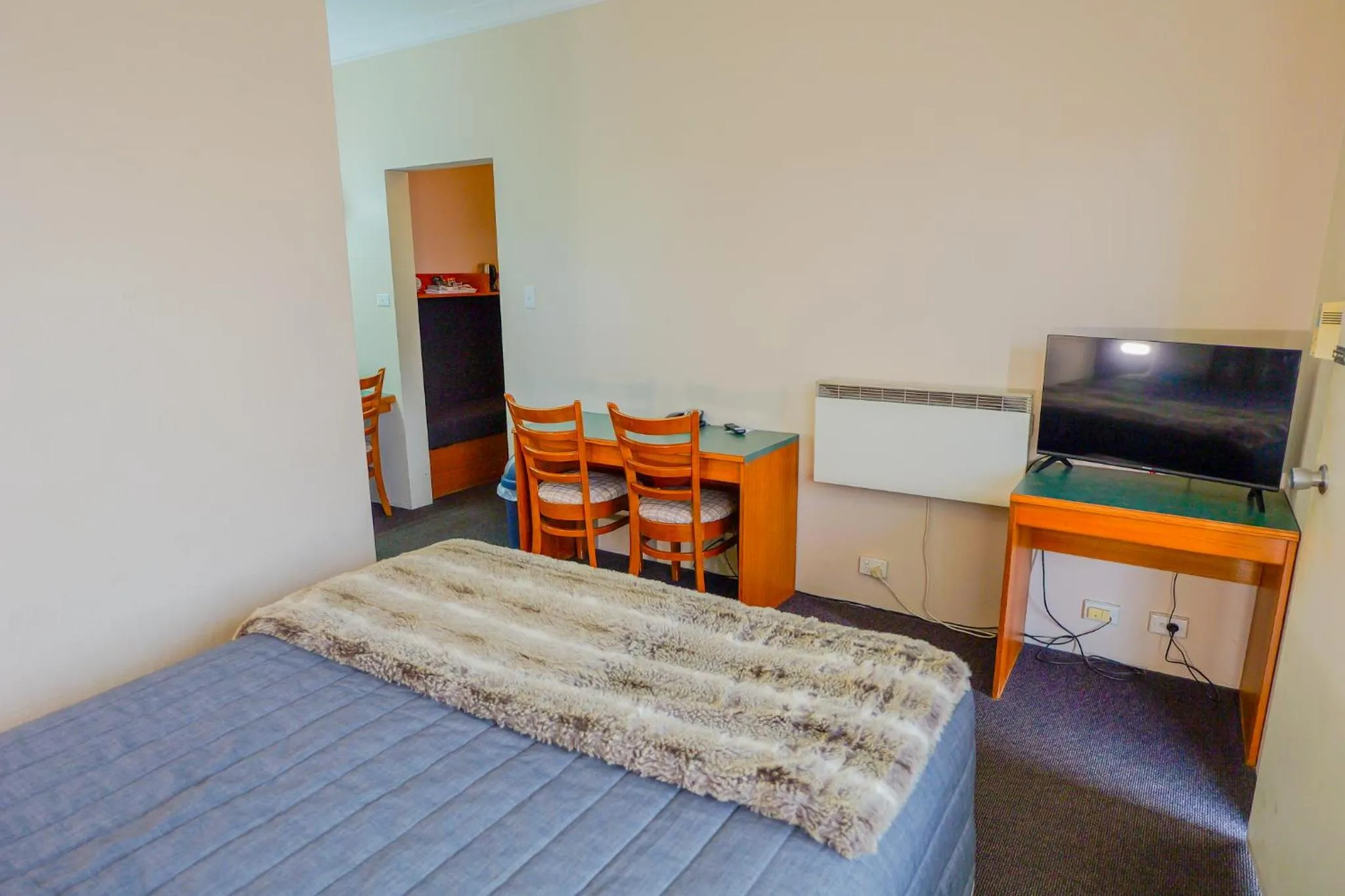 Two-Bedroom Family Room in Abbotsleigh Motor Inn