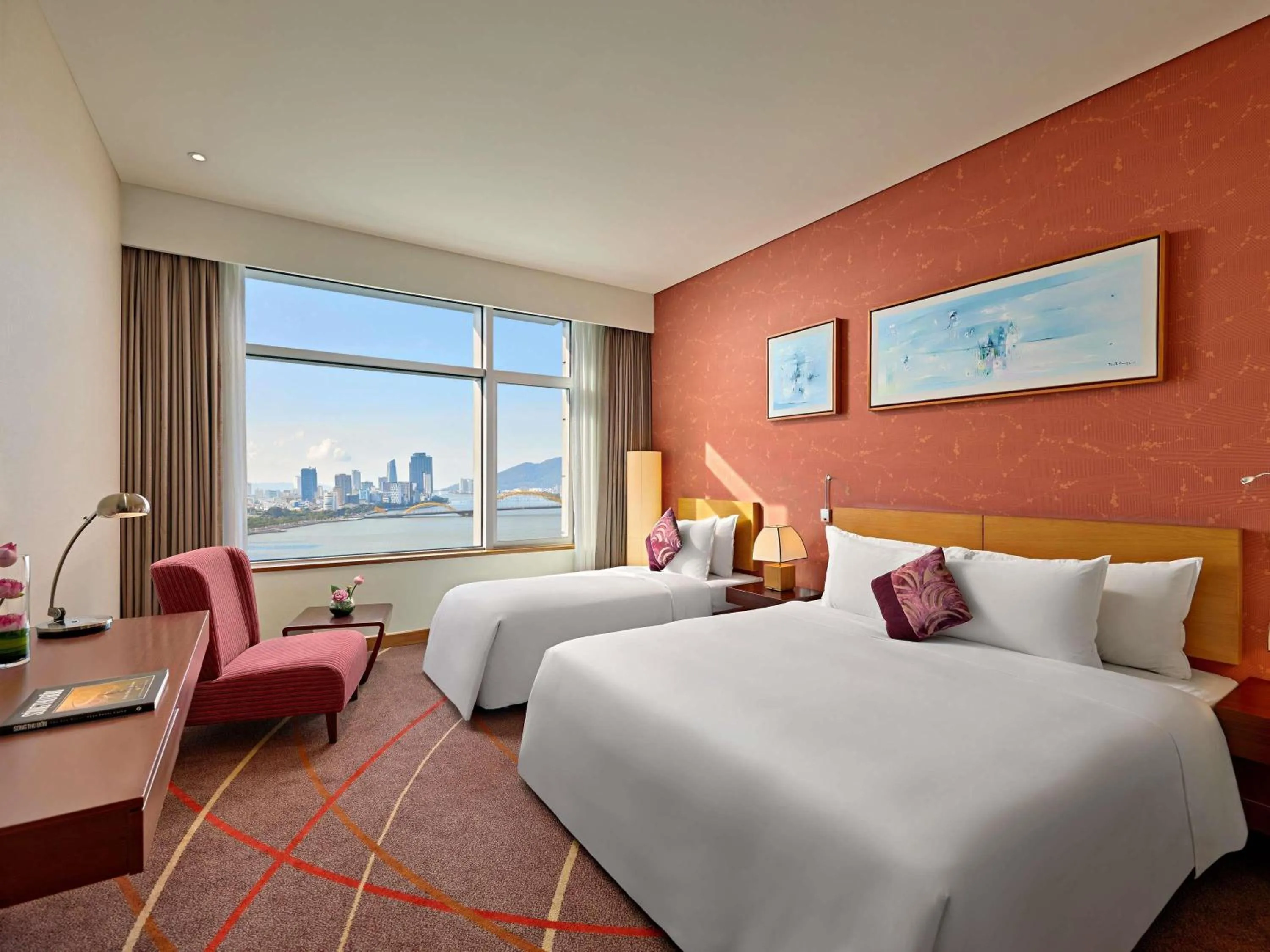 Deluxe Twin Room - High Floor with Privilege Lounge access in Grand Mercure Danang