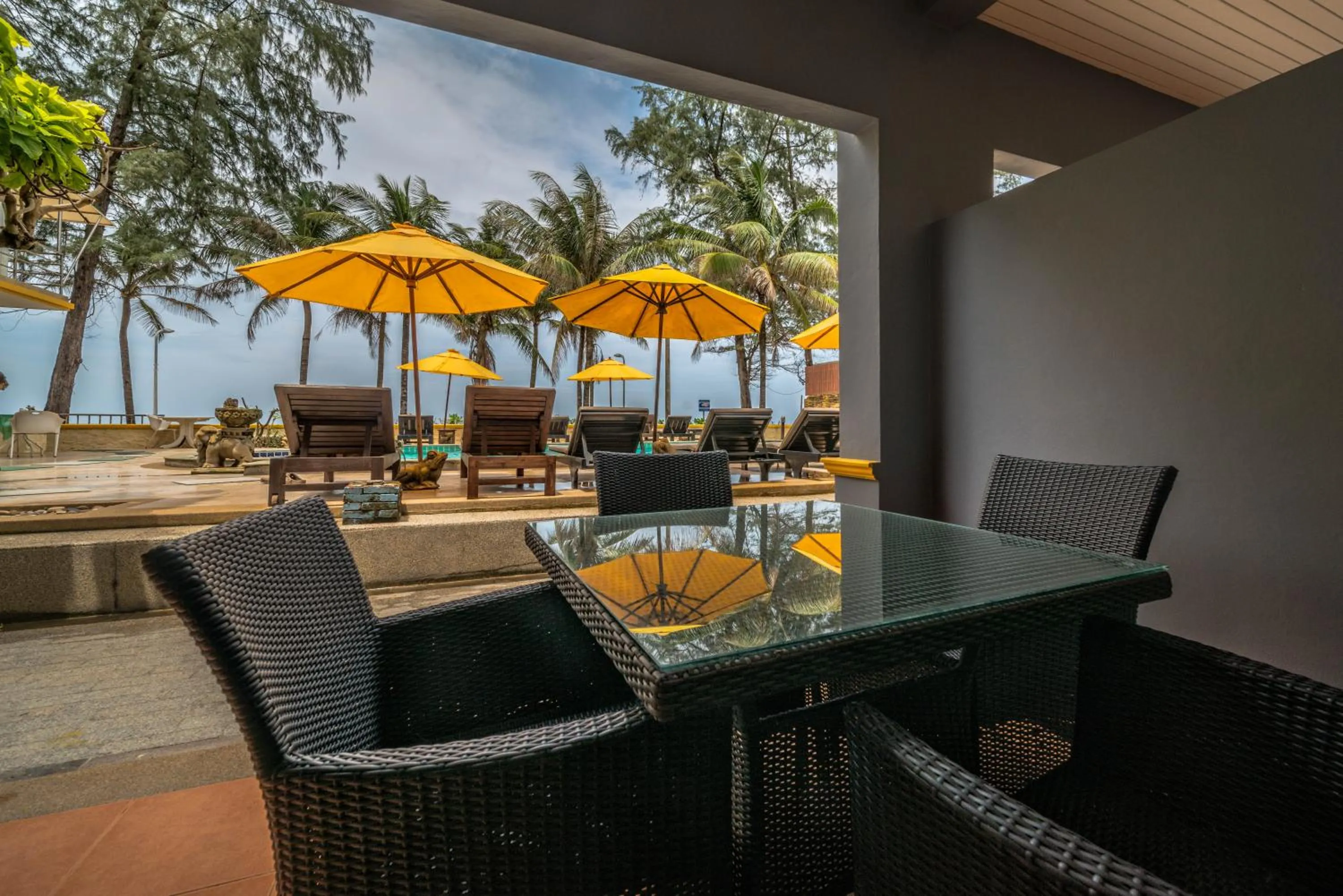 Two-Bedroom Apartment in Kamala Beachfront Apartment