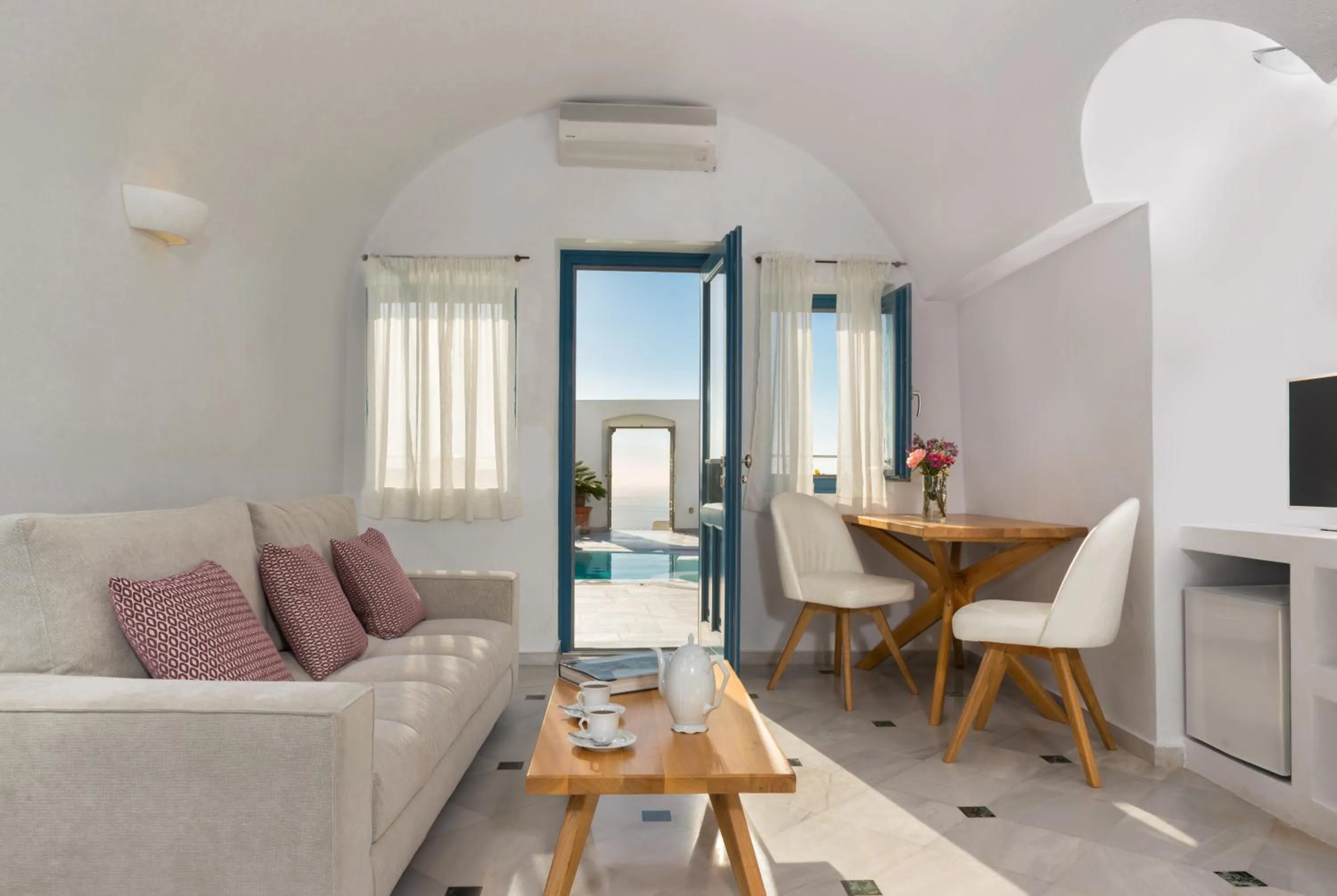 Senior Suite in Anteliz Suites