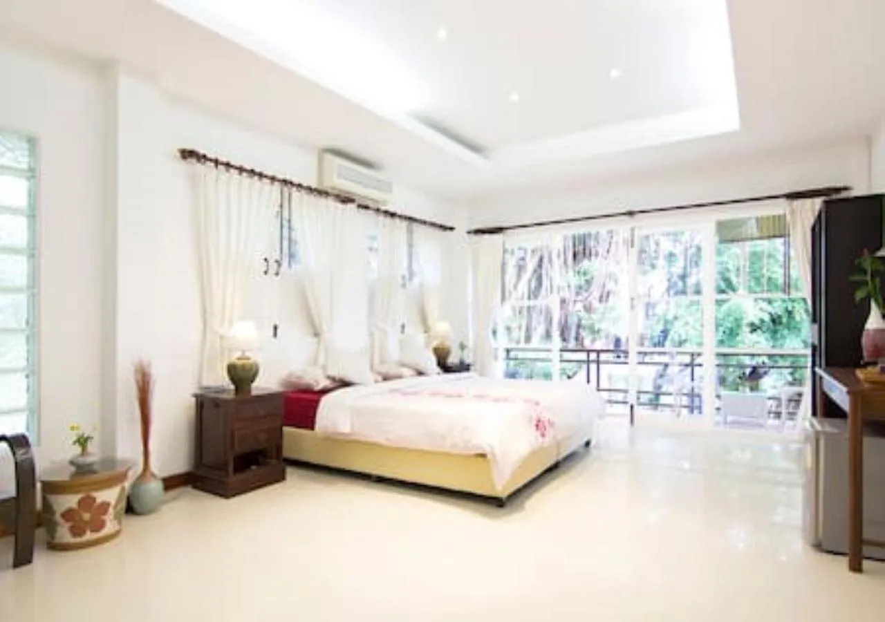 Deluxe Double Room with Balcony in Banyan House Samui bed and breakfast (Adult Only)