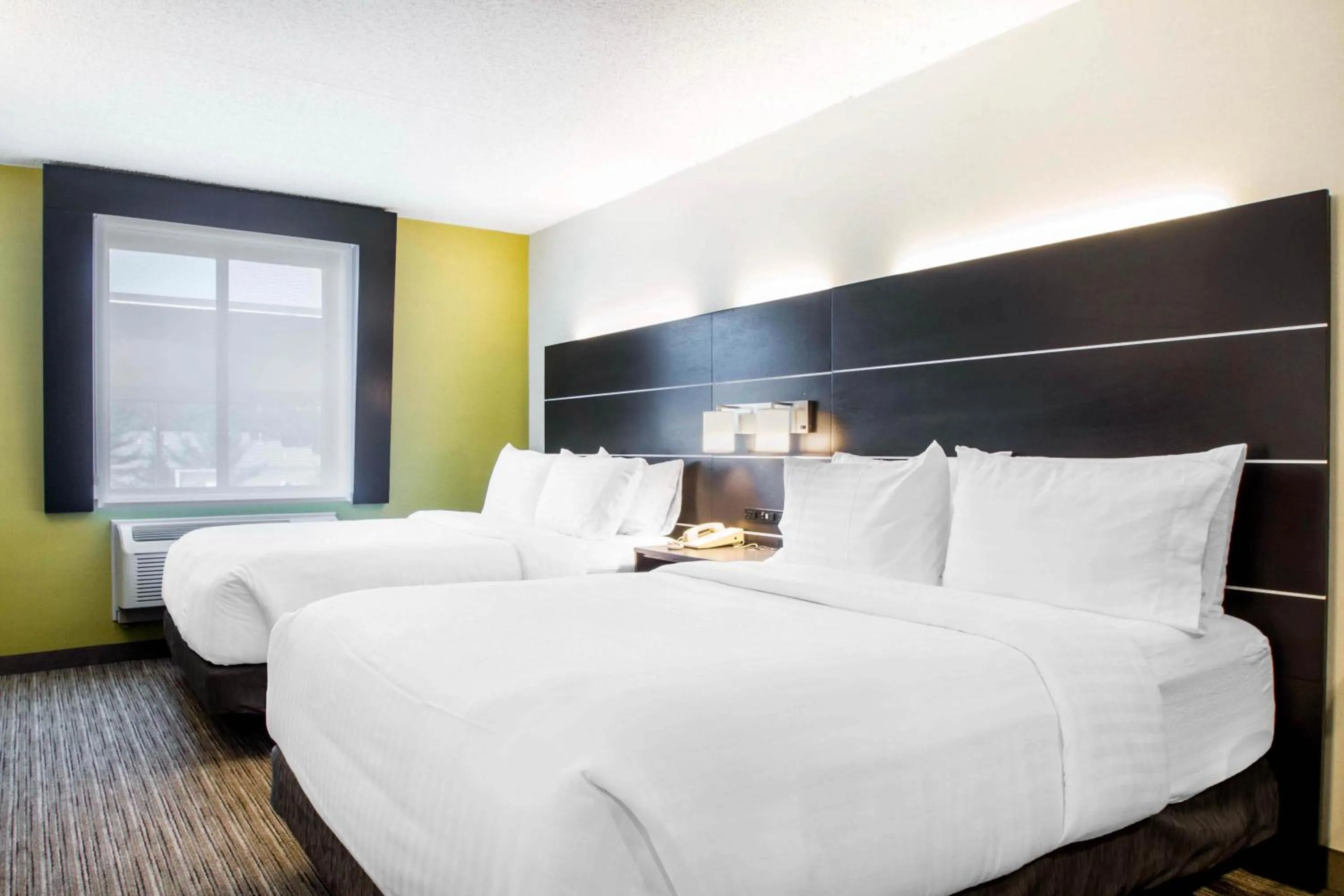 Standard Queen Room with Two Queen Beds and Tub - Mobility/Communications Accessible in Holiday Inn Express & Suites - Albany Airport - Wolf Road by IHG
