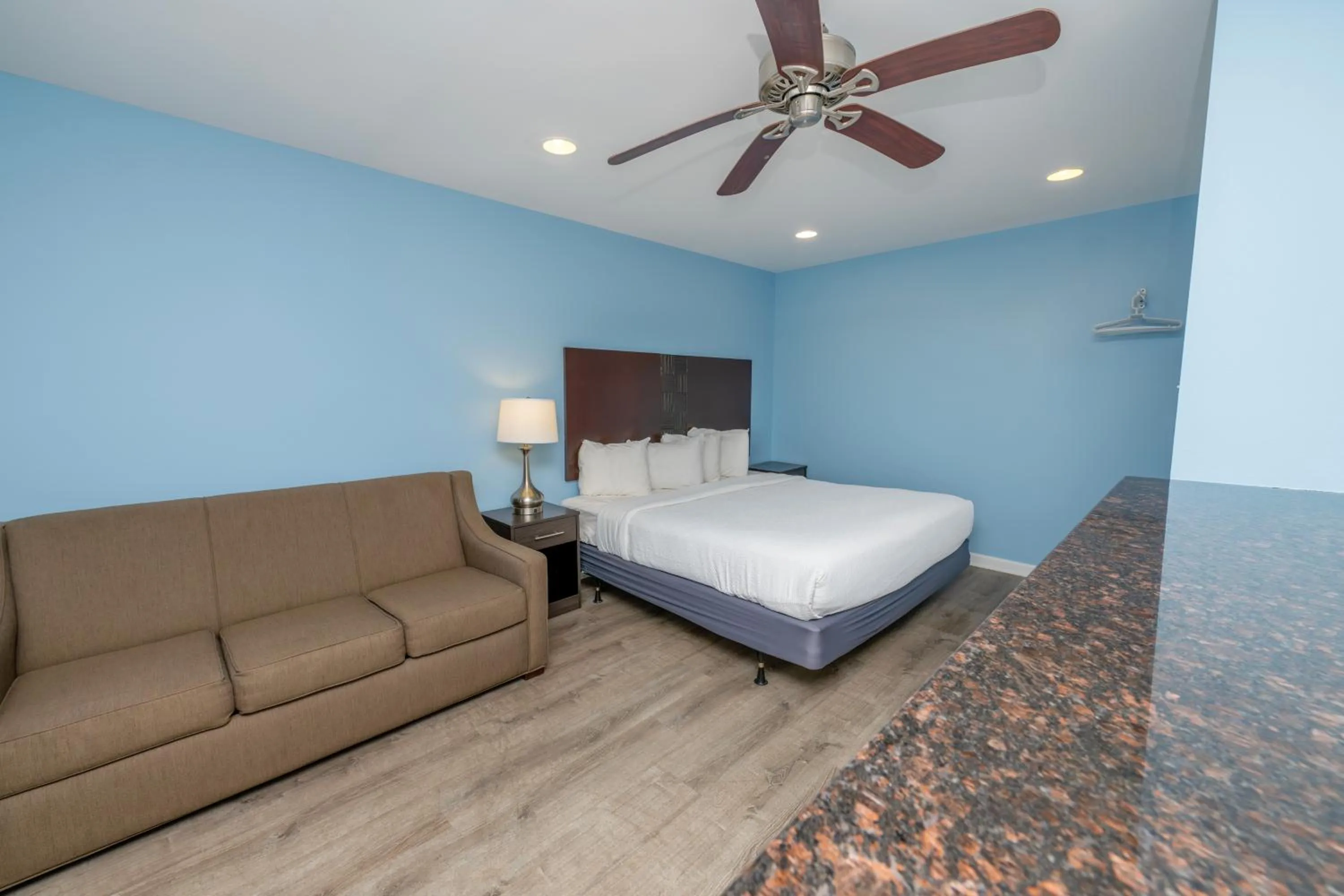 King Room Efficiency  in Commander Beach House Hotel