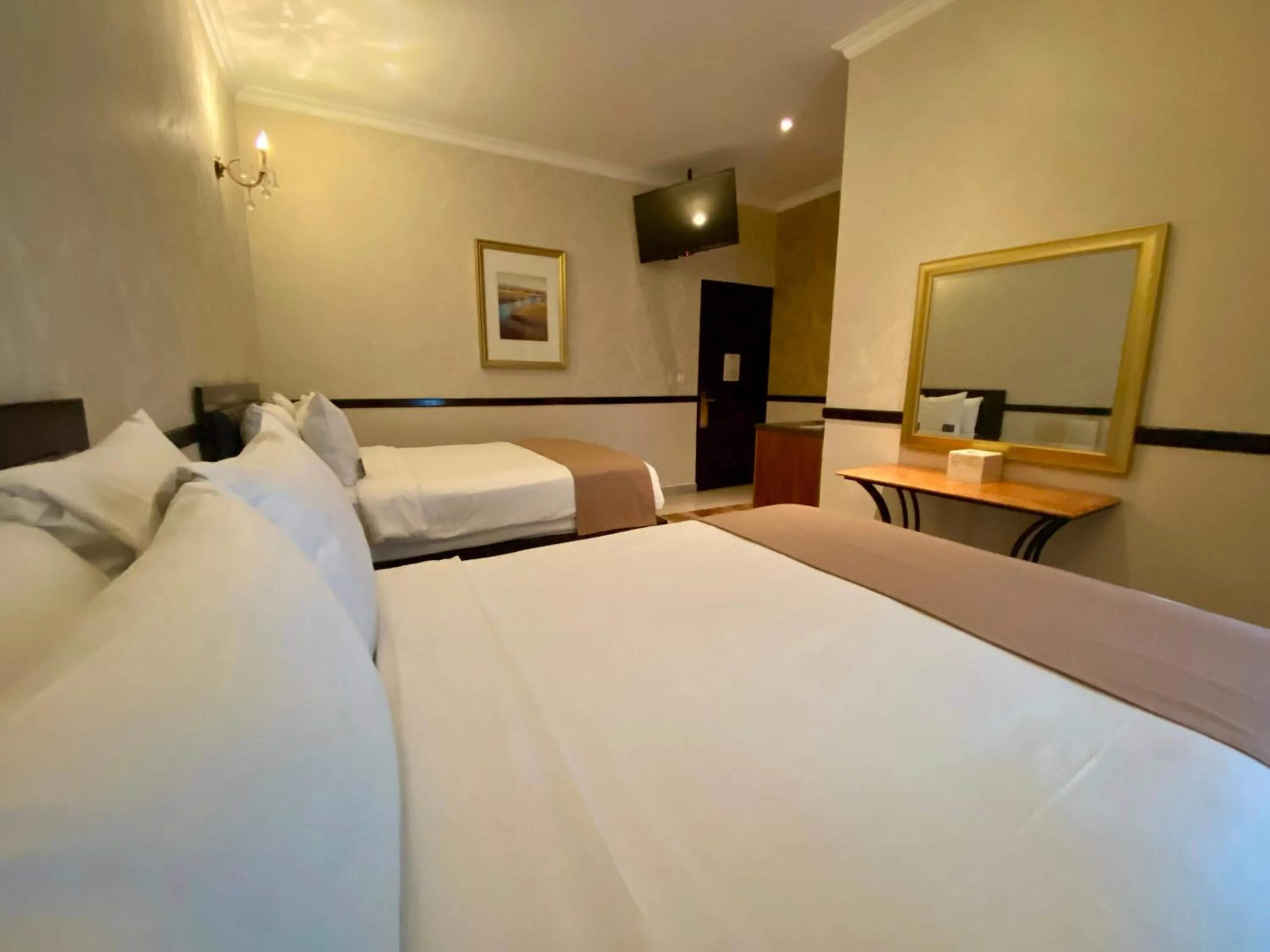 Twin Room with Balcony in Hotel Palacio Maya