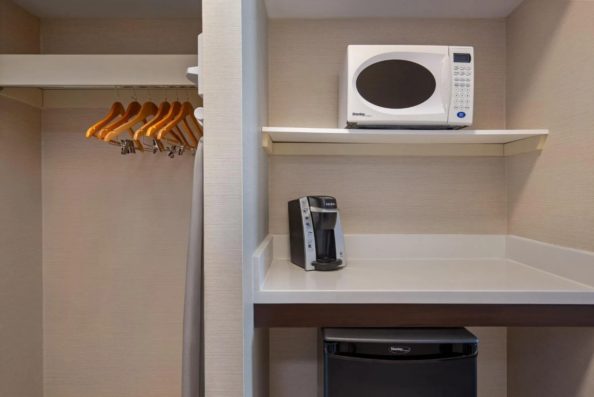 Standard Room in Holiday Inn Express Hotel & Suites Barrie by IHG