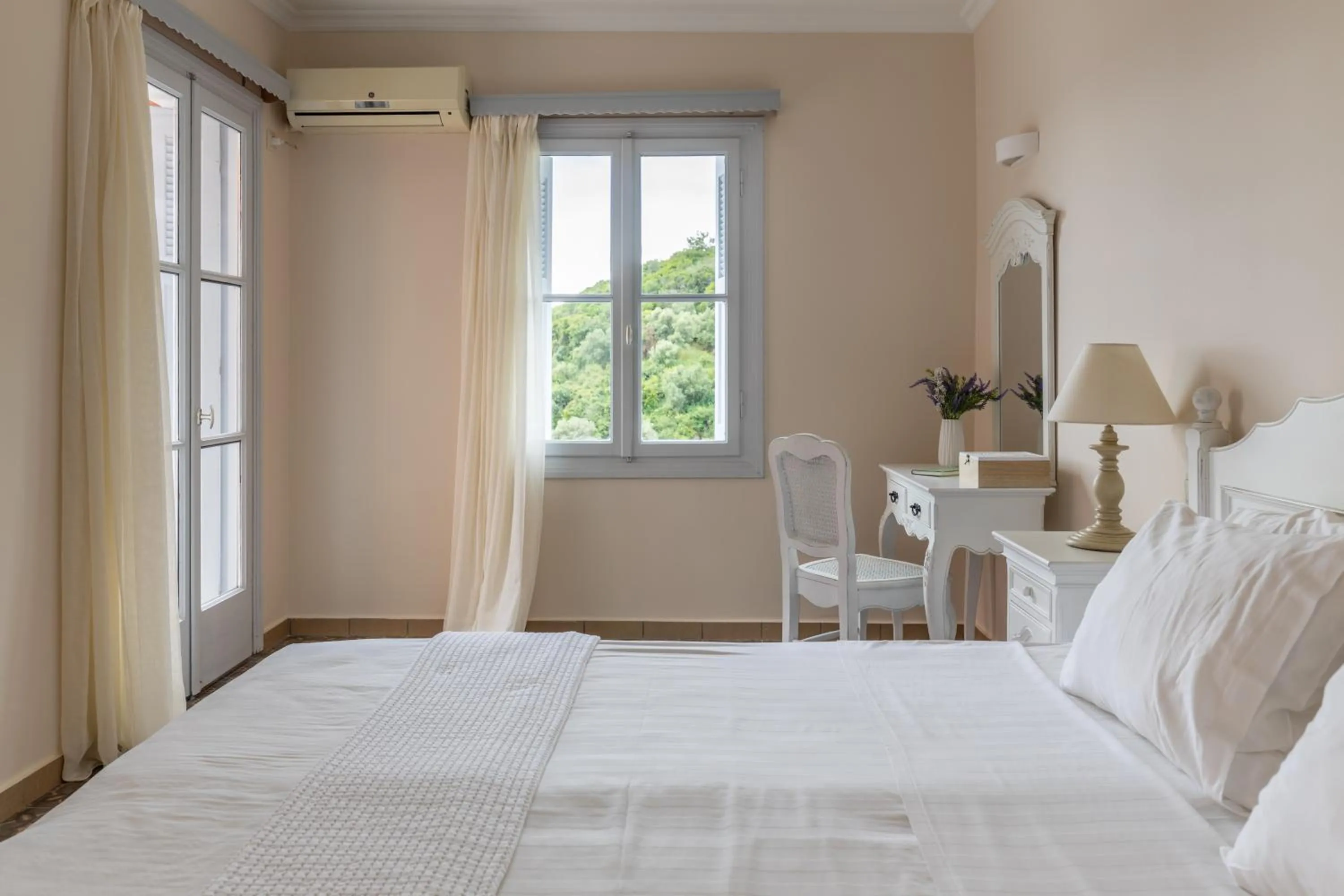 Family Apartment Sea View in Red Tower Hotel