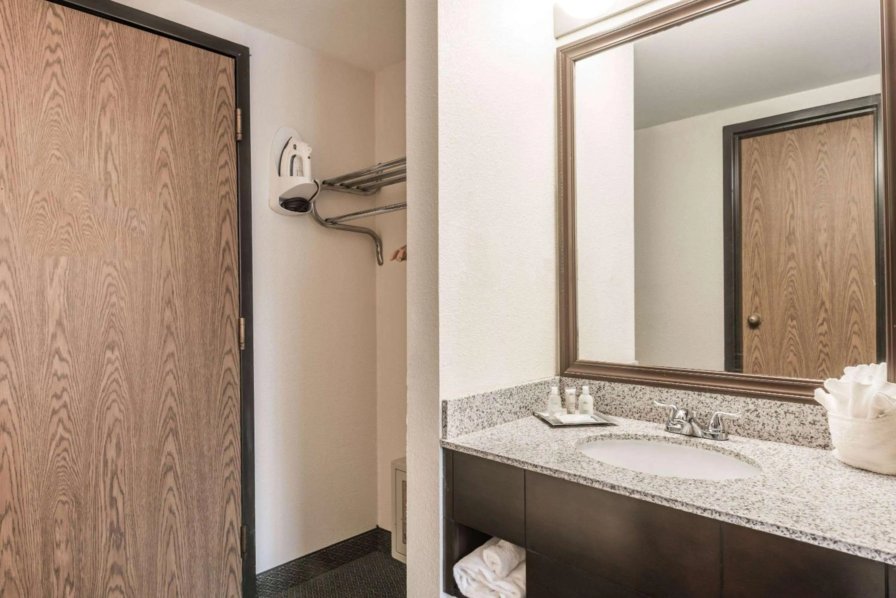 King Room Disability Access in Wyndham Garden Williamsburg Busch Gardens Area