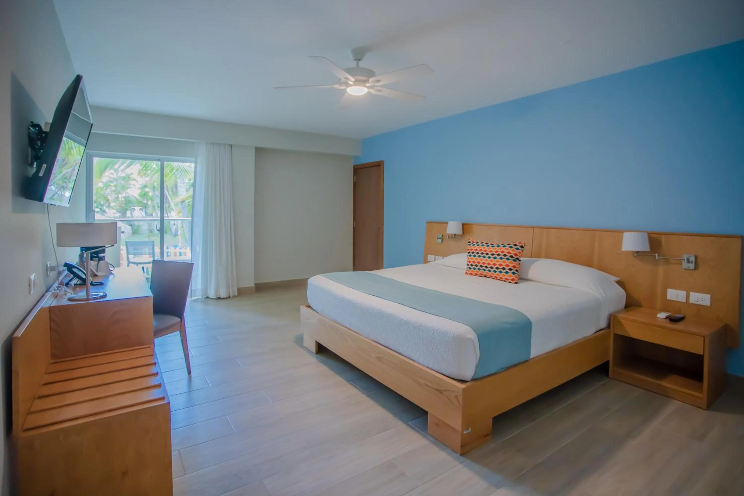 Deluxe King Room in Coral Costa Caribe Beach Resort - All Inclusive