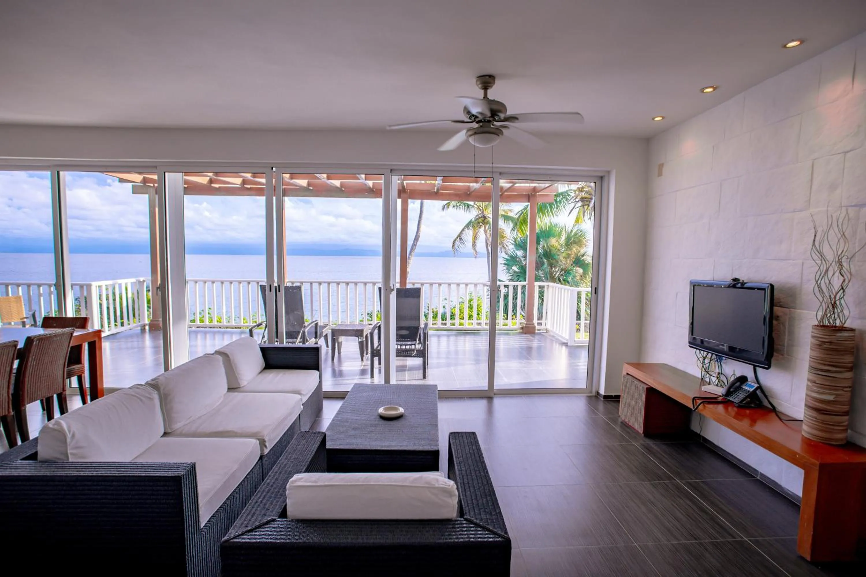 Three-Bedroom Apartment in Xeliter Vista Mare, Samana