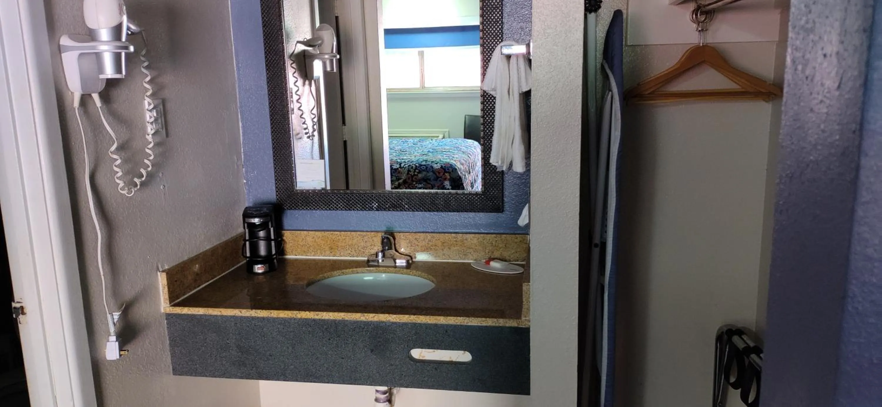 King Room - Non-Smoking in Travelodge by Wyndham Ruidoso