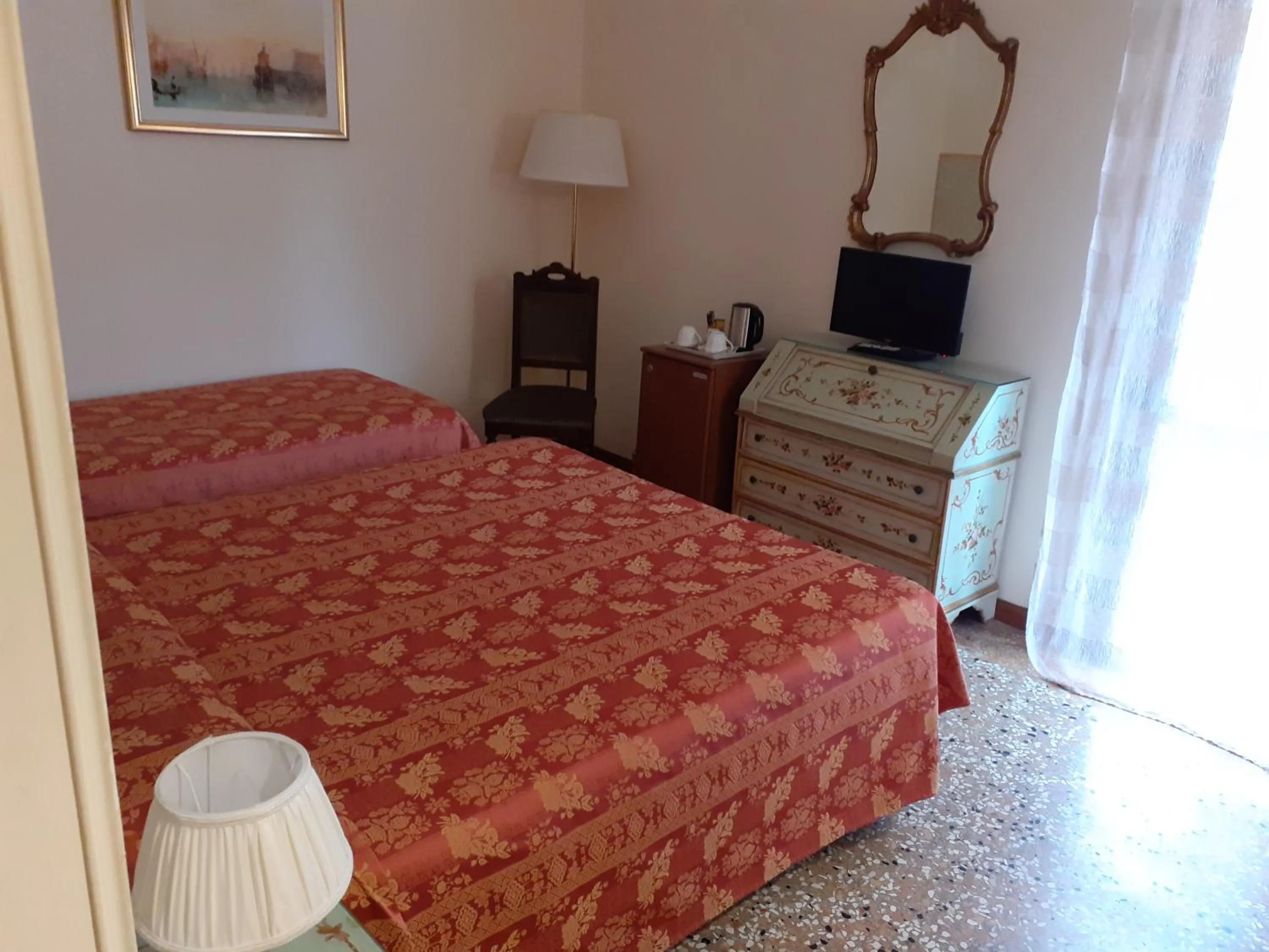 Triple Room with Private Bathroom in Venice Lion Residence - Vespucci