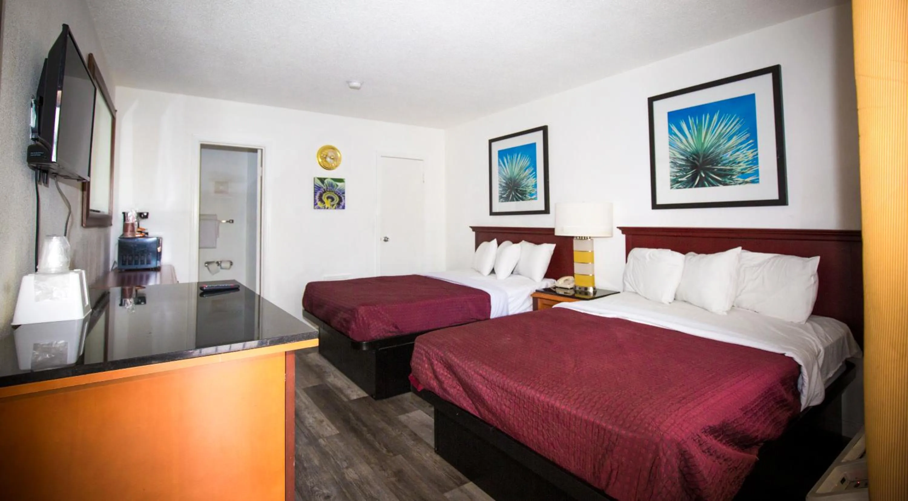 Two Double Beds Smoking in Americas Best Value Inn - Chico