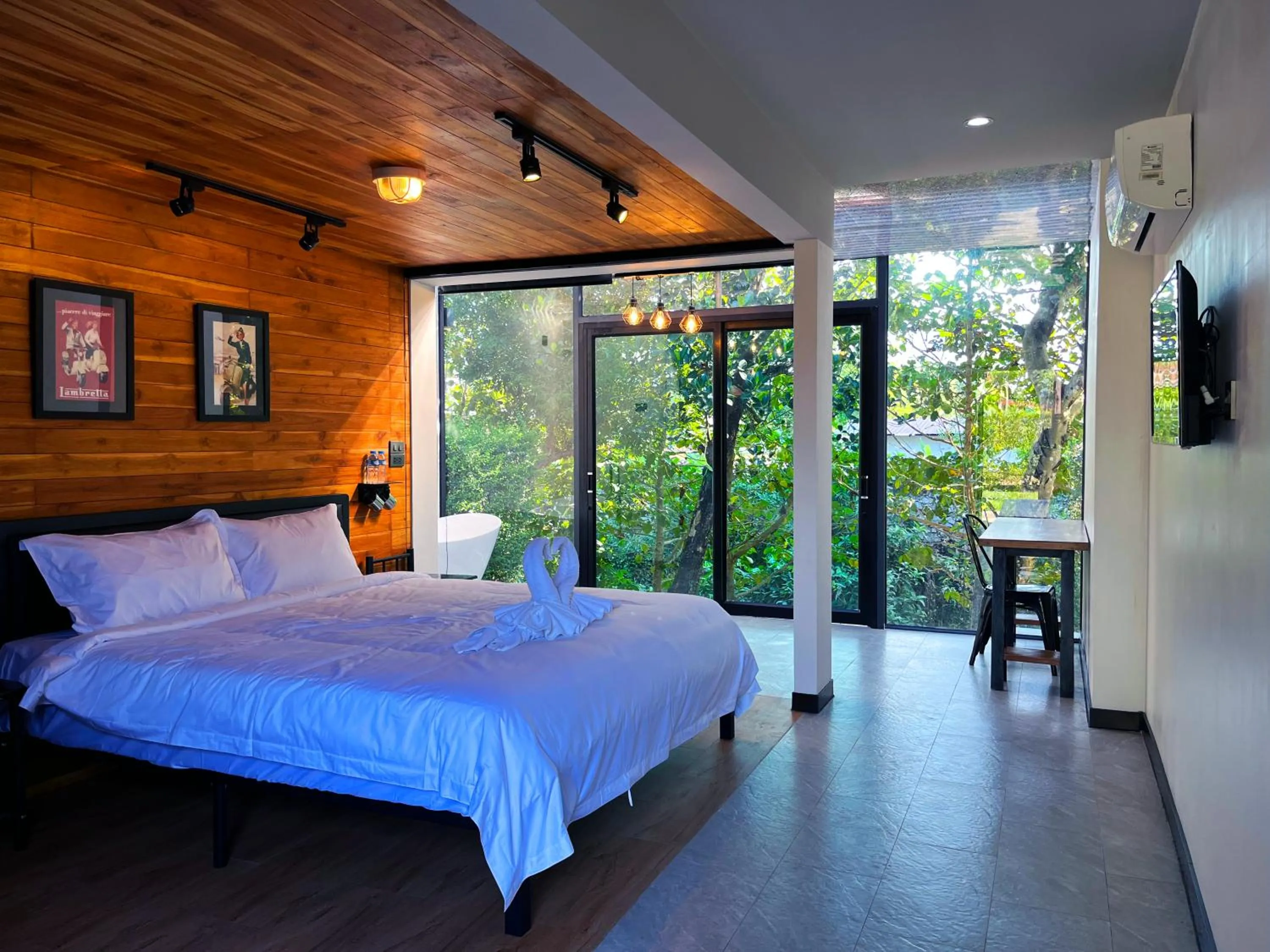 Double Room with Bath in Kong Resort Vangvieng