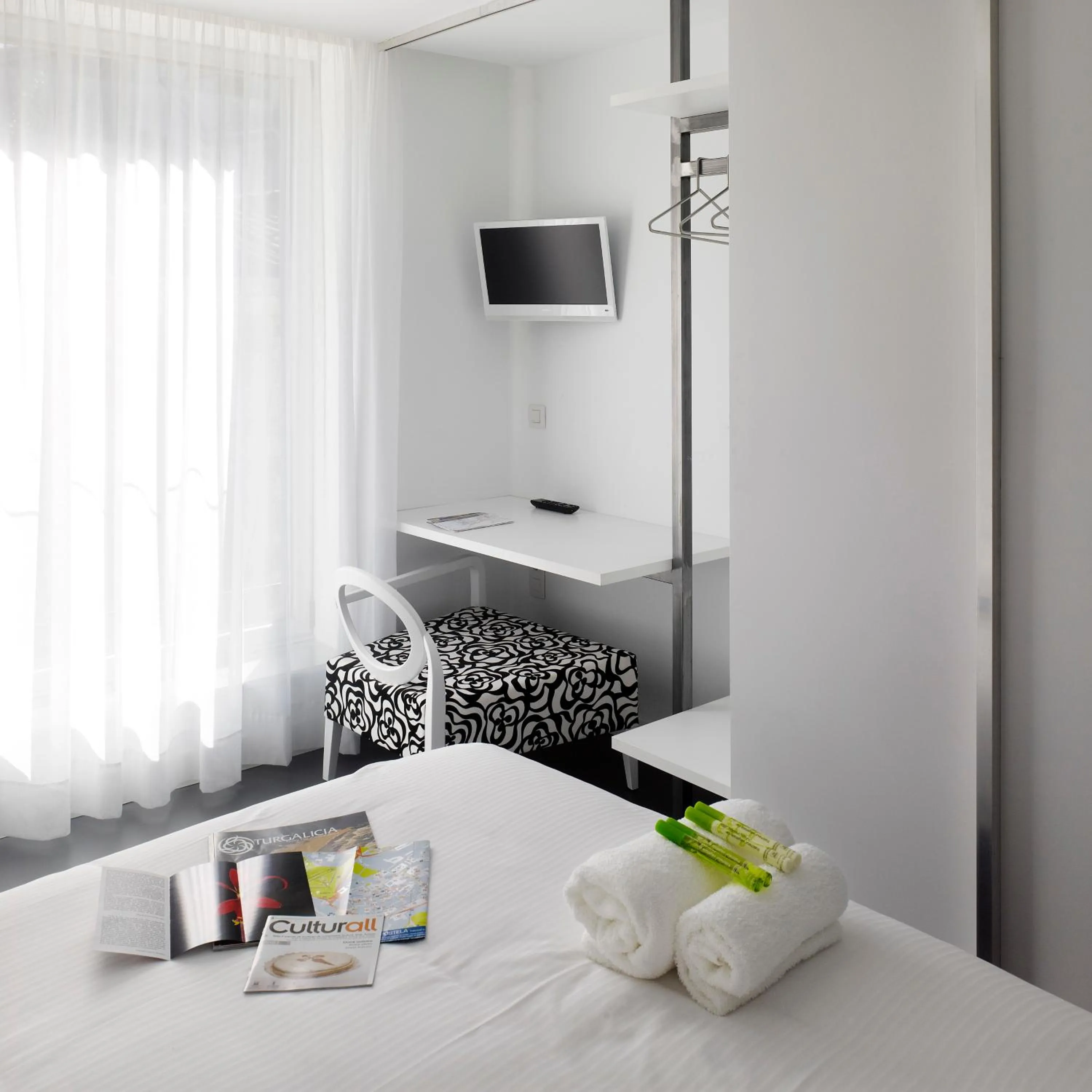 Double or Twin Room in Moure Hotel
