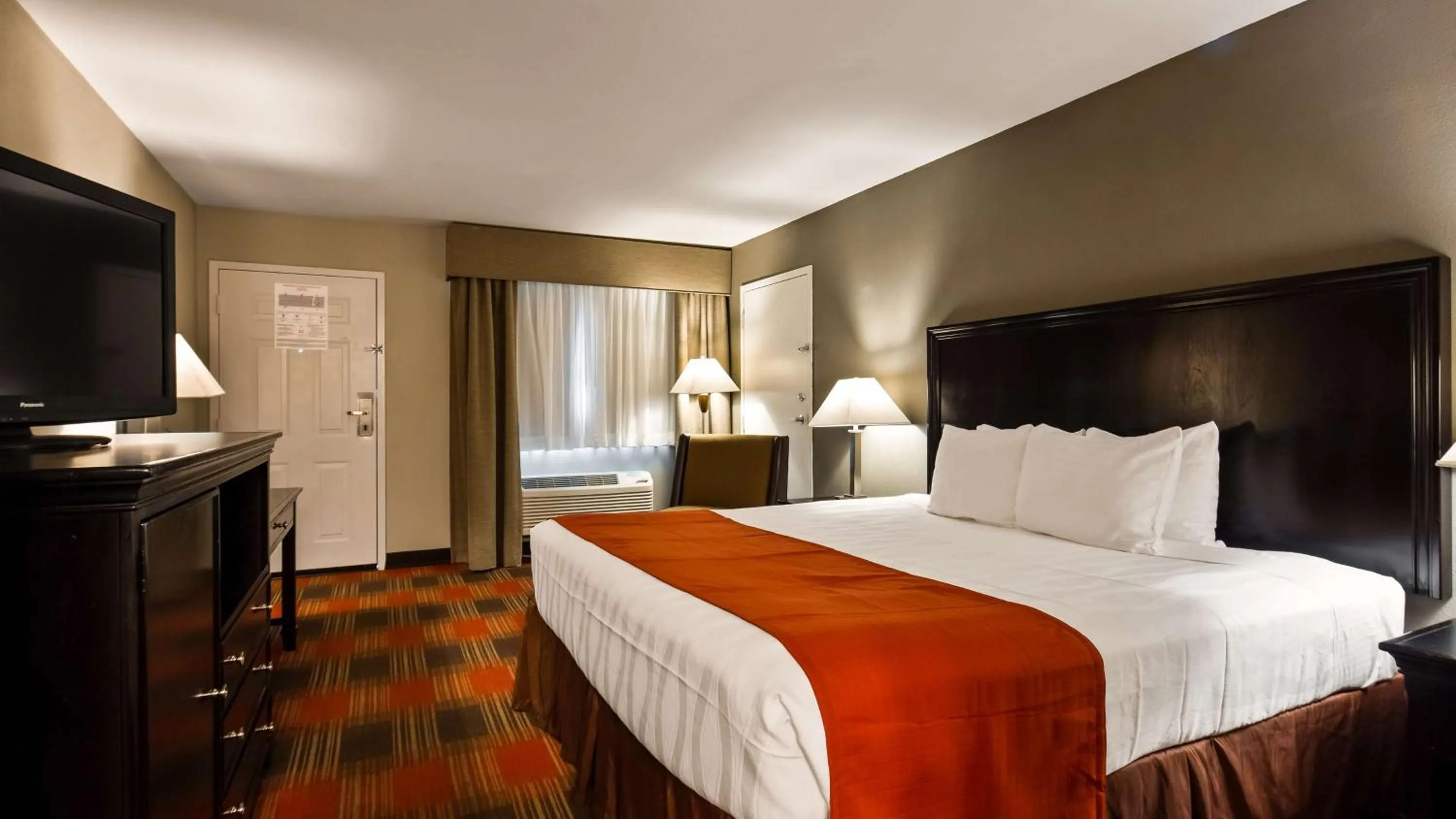 King Room - Disability Access in Best Western Willows Inn