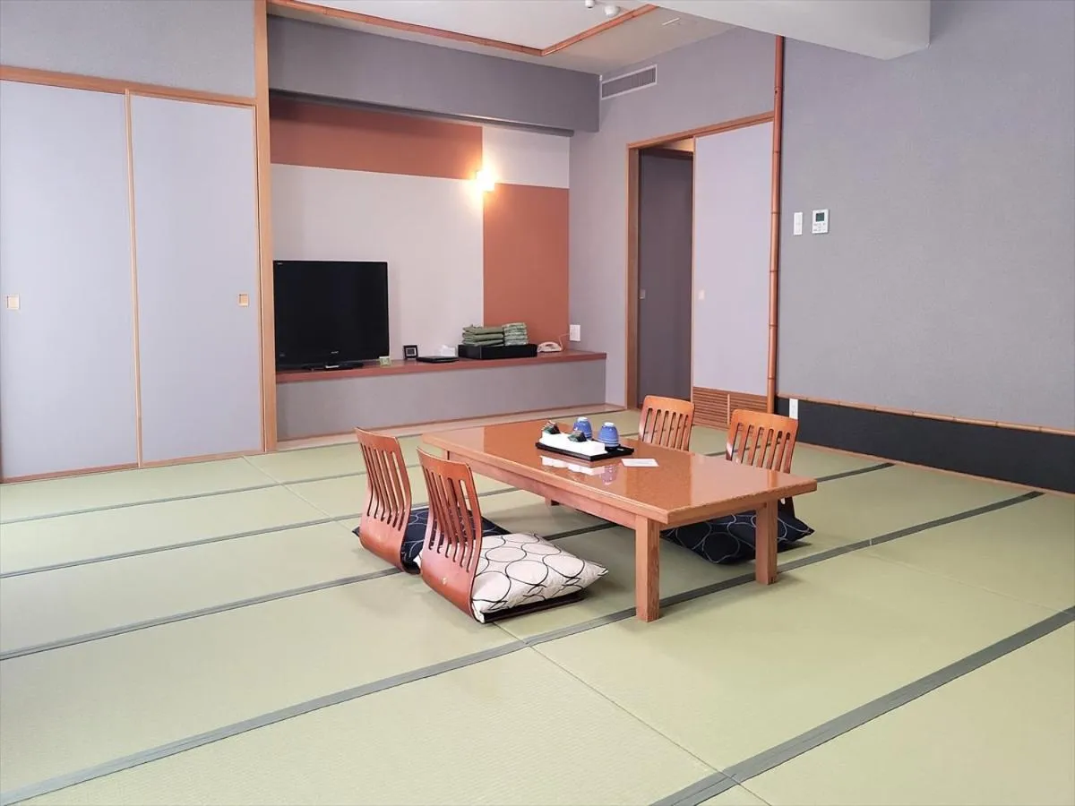 Japanese Style Family Room with Shared Bathroom in Maple Arima