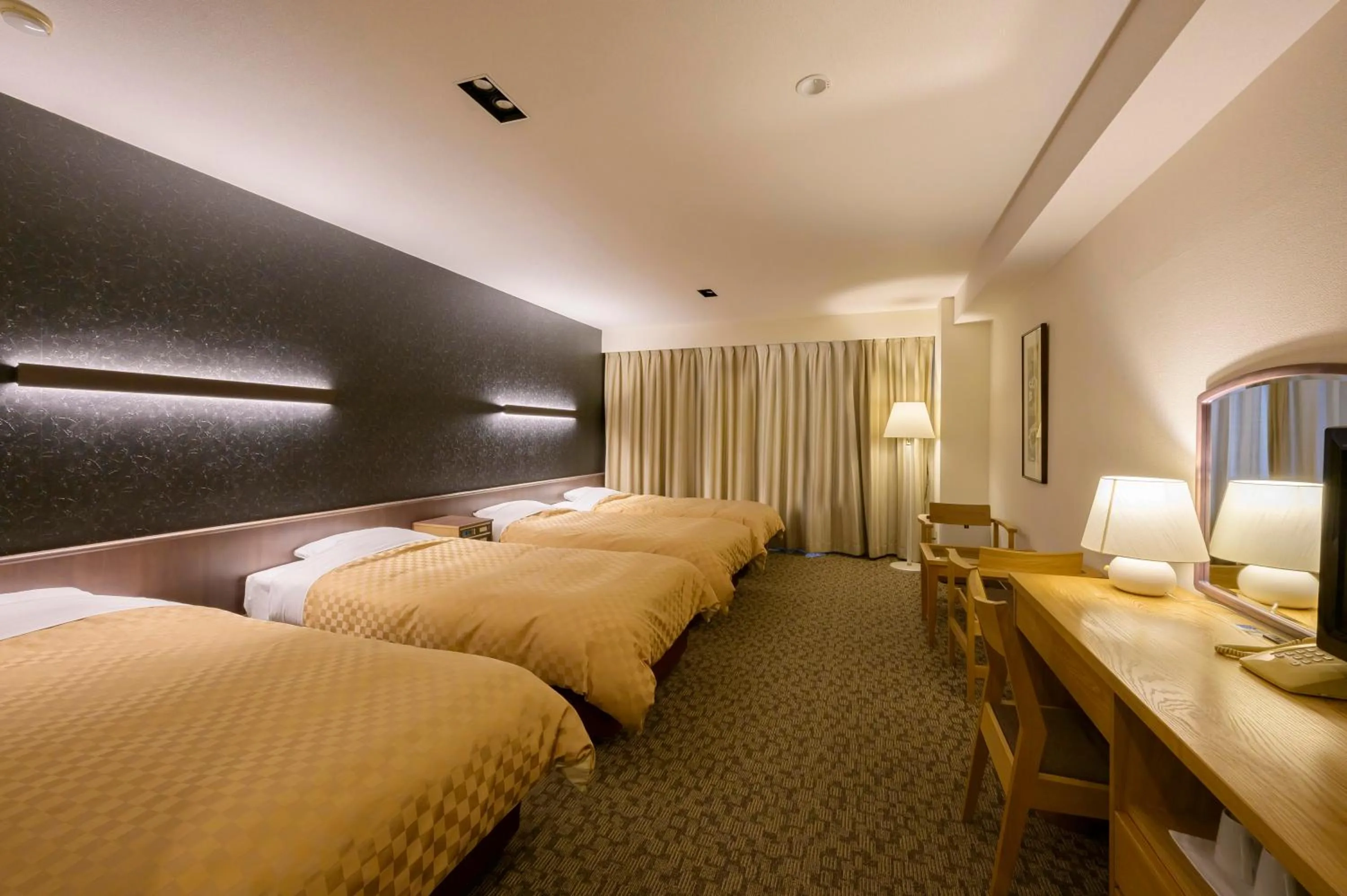 Quadruple Room - Non-Smoking in Hotel Edel Warme