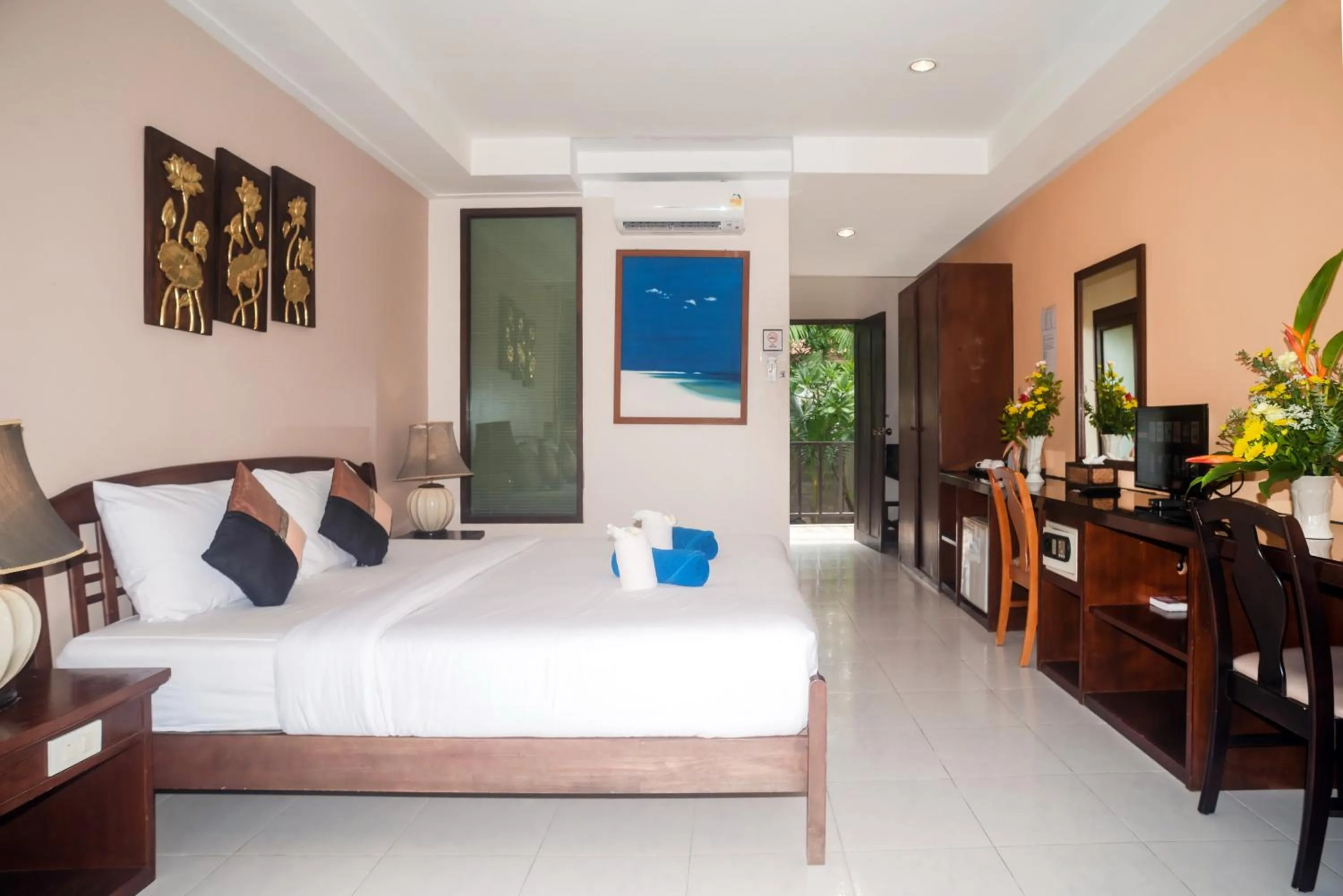 Deluxe Room with Pool view or Pool access in The Florist Resort