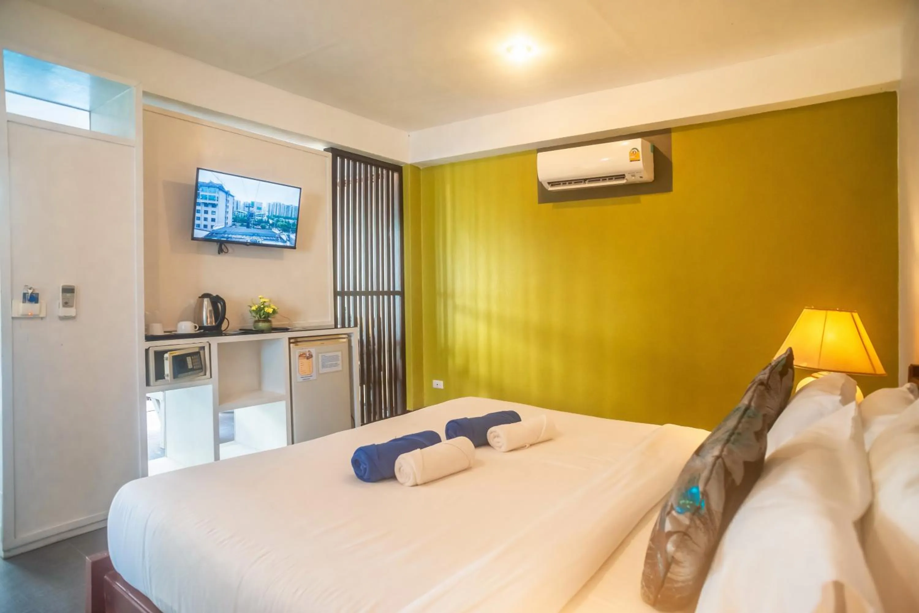 Suite with Pool View in The Florist Resort