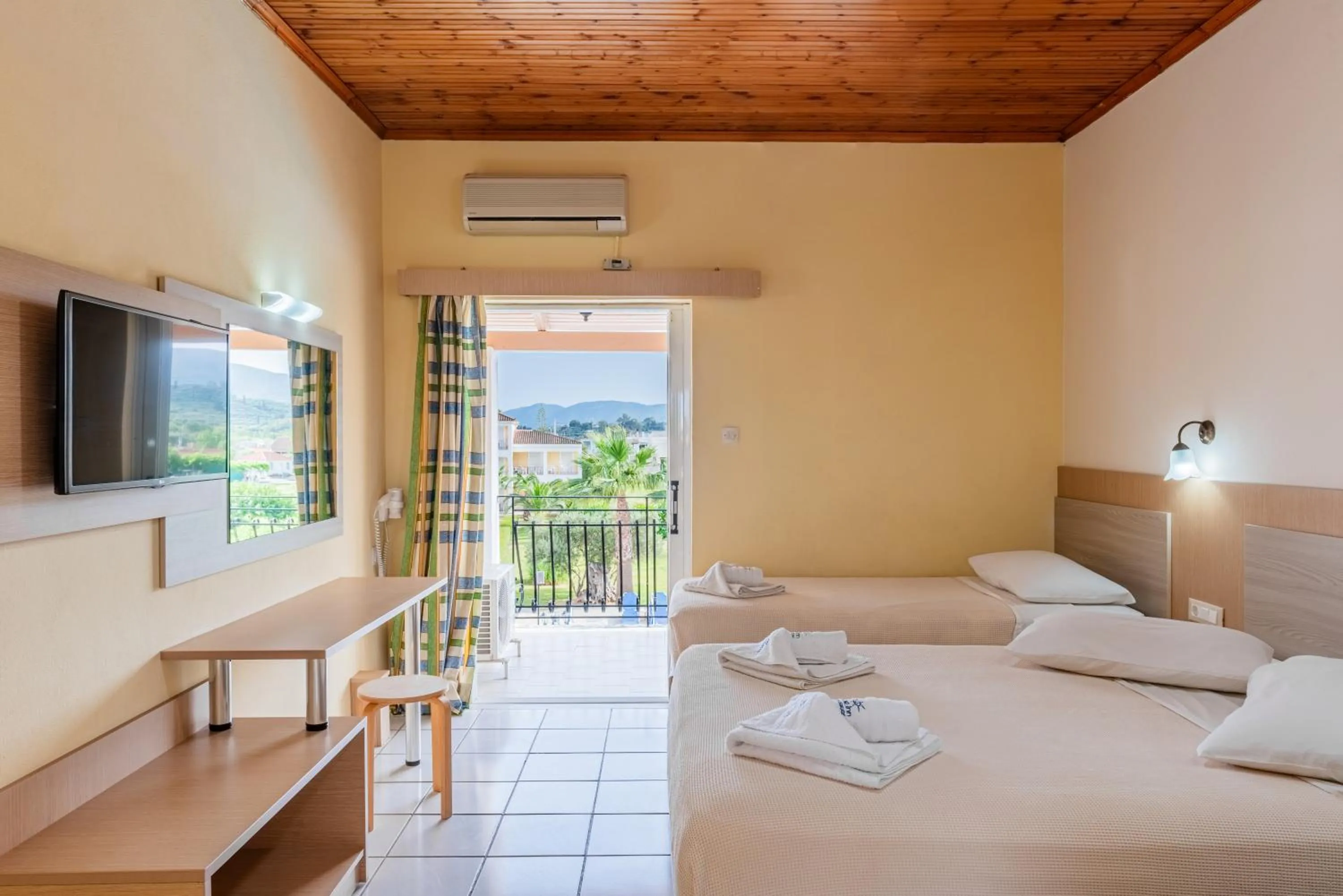 Studio (3 Adults) in Village Inn Studios & Family Apartments