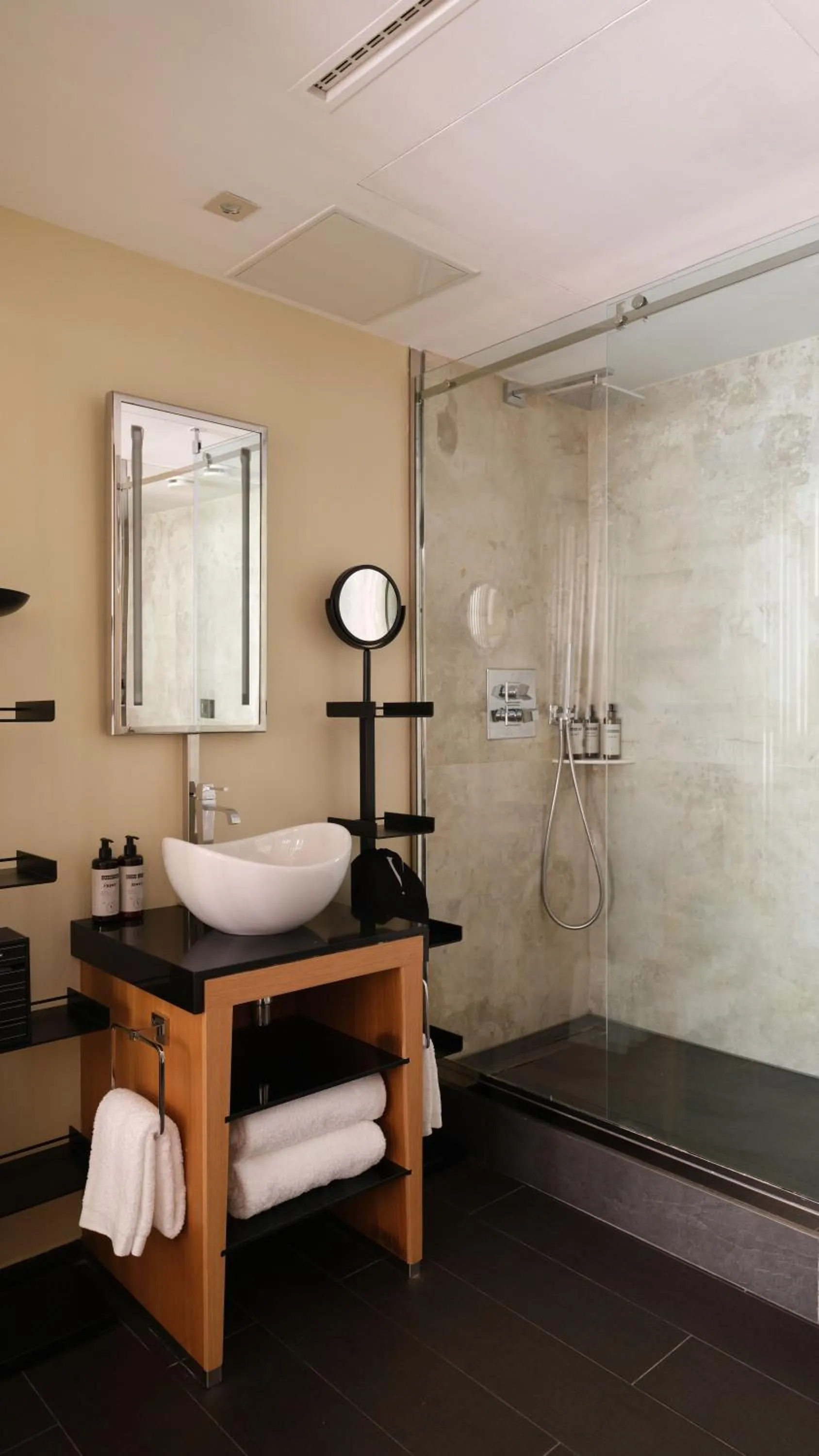 Deluxe Double Room in Five Seas by Inwood Hotels