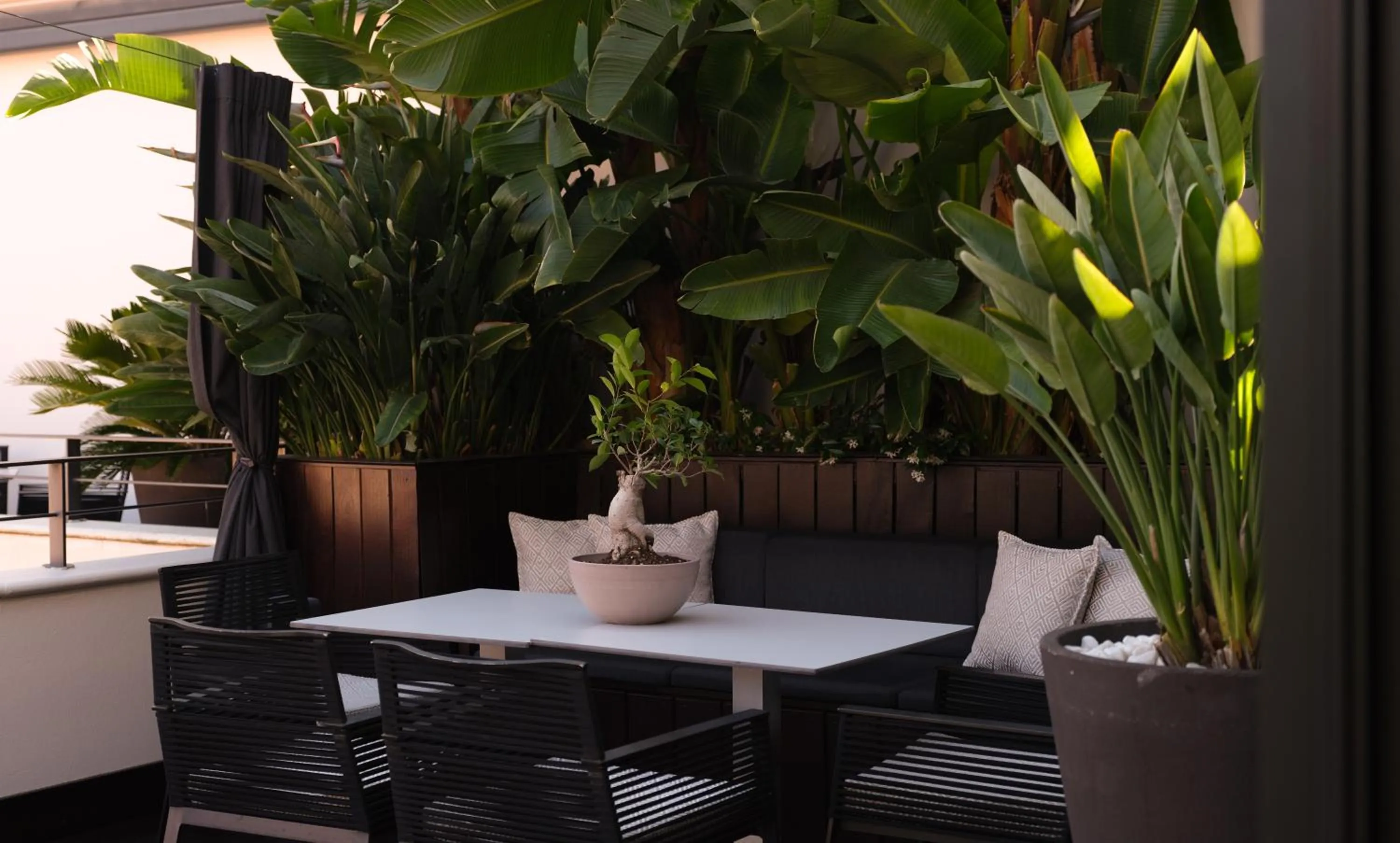 Suite with Private Terrace and Hot Tub in Five Seas by Inwood Hotels