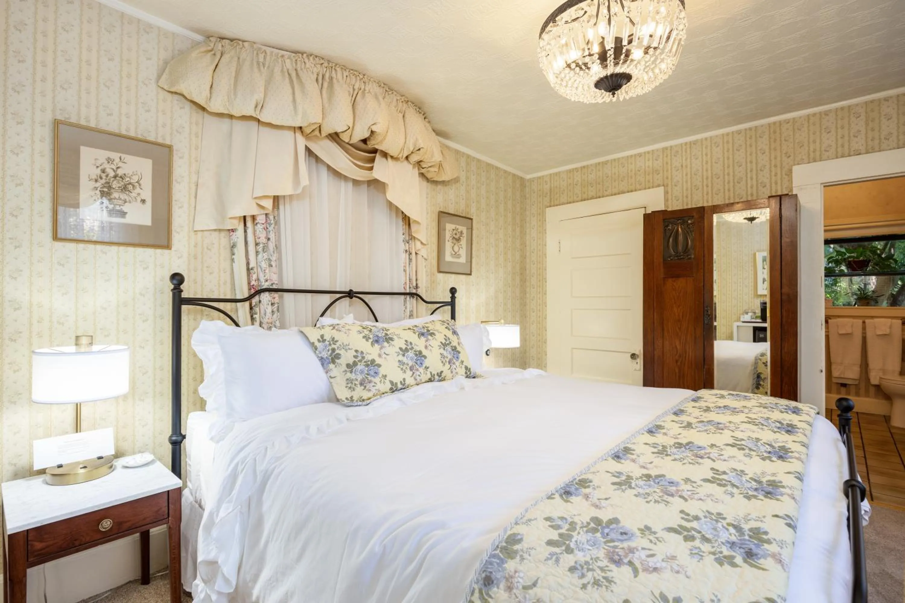 Double Room in Mill Rose Inn