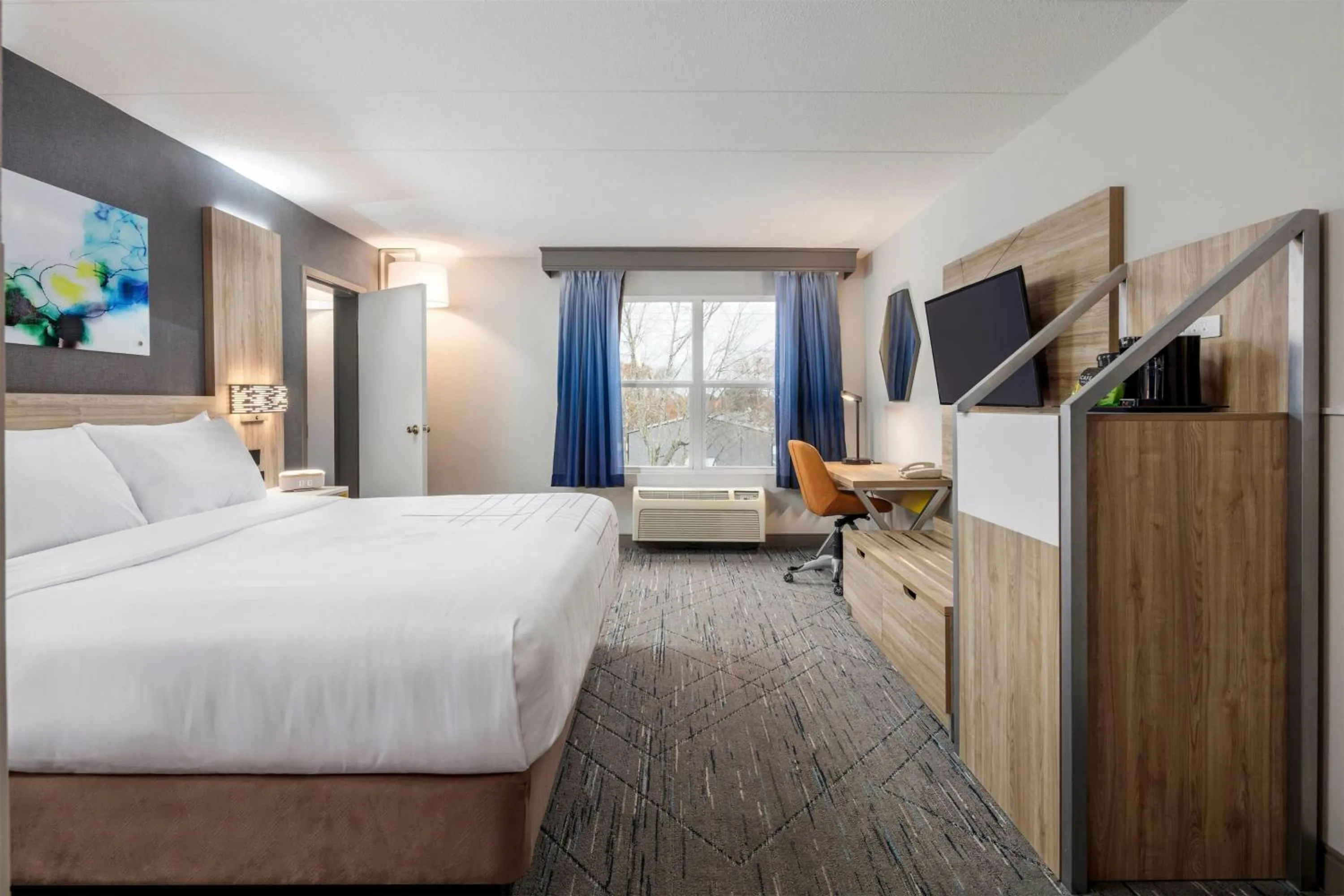 One-Bedroom King Suite - Non-Smoking in La Quinta by Wyndham Lexington Park - Patuxent