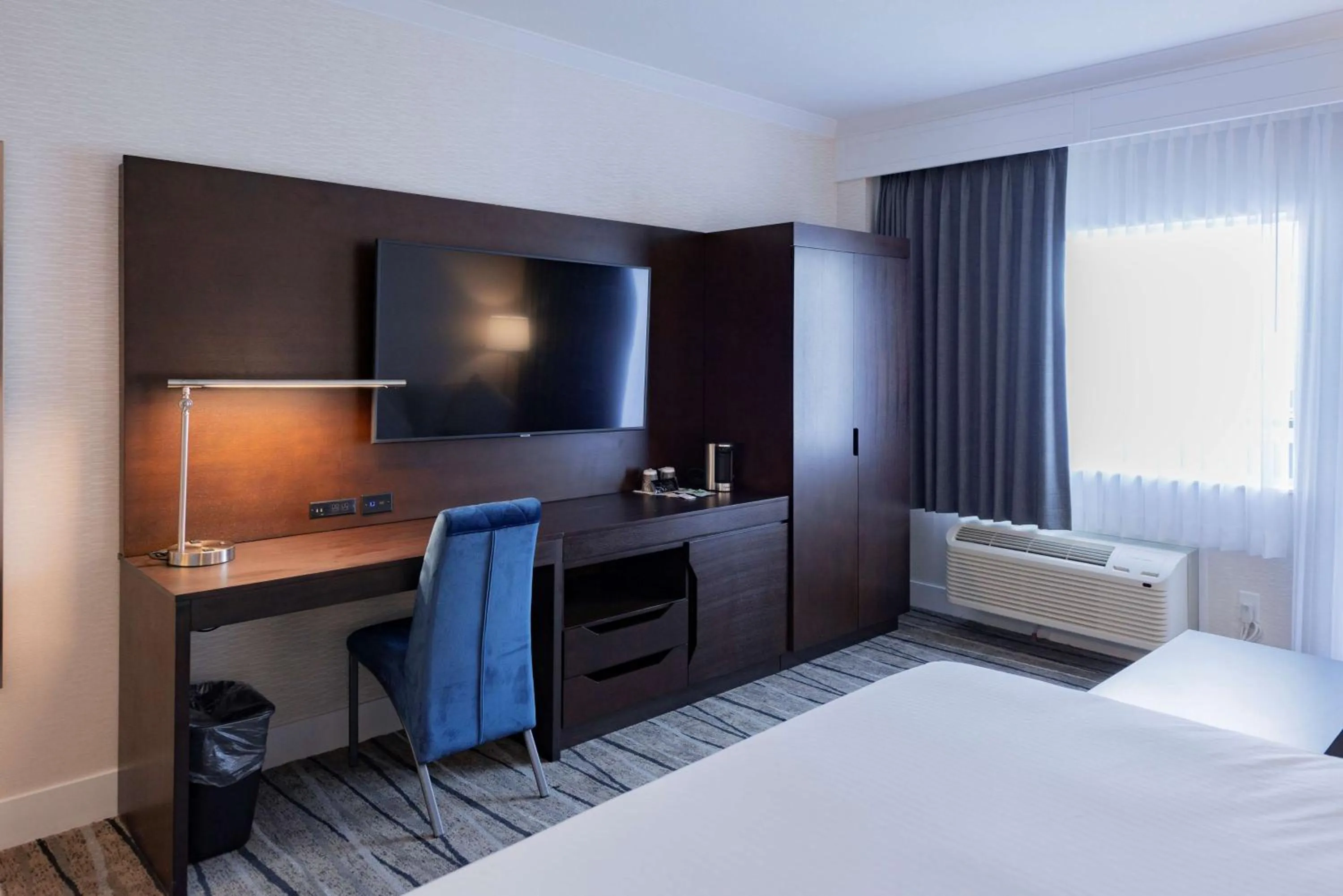 Executive King Suite with Kitchen in Prestige Treasure Cove Resort