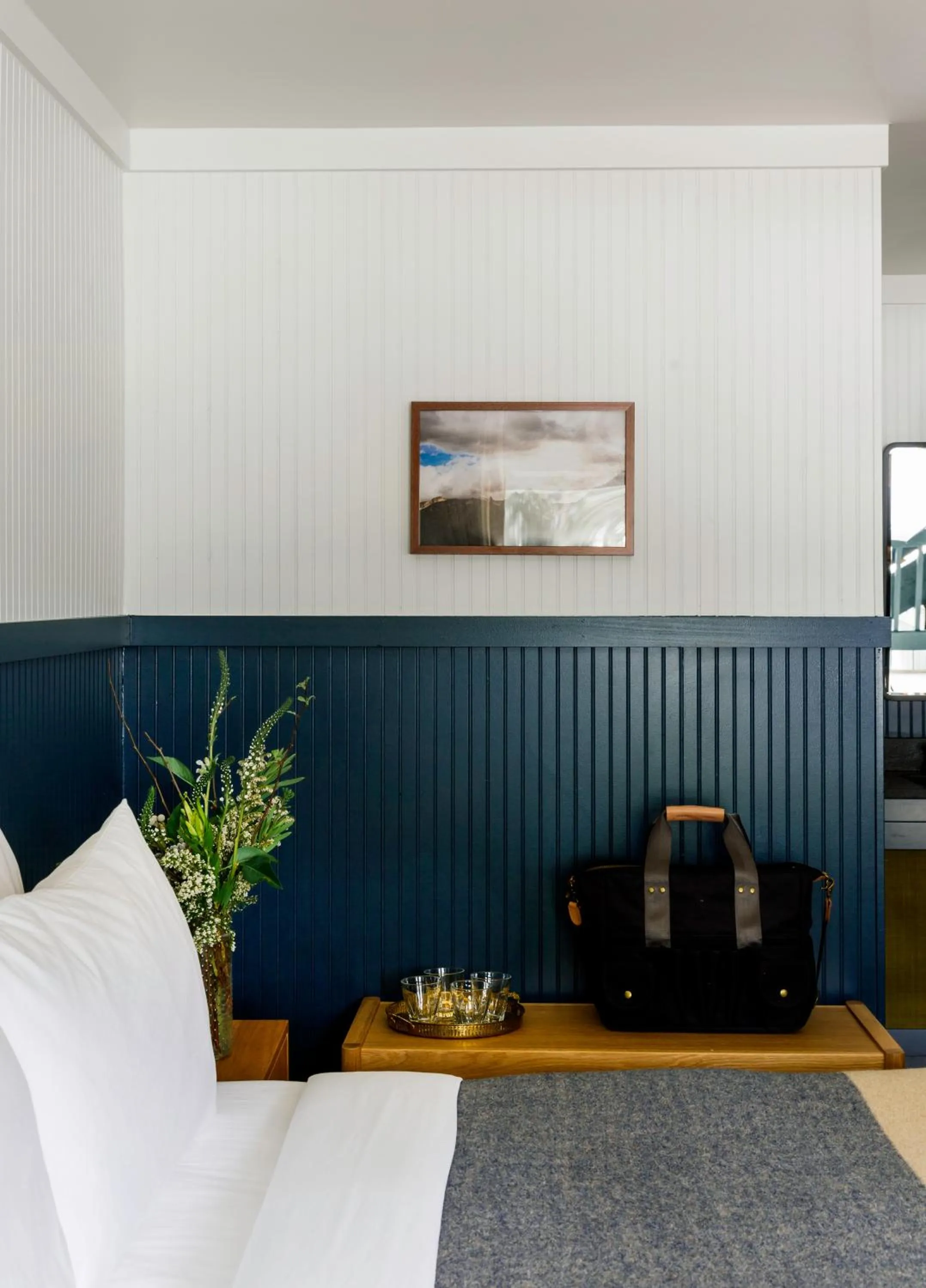 Deluxe Queen Room in Anvil Hotel