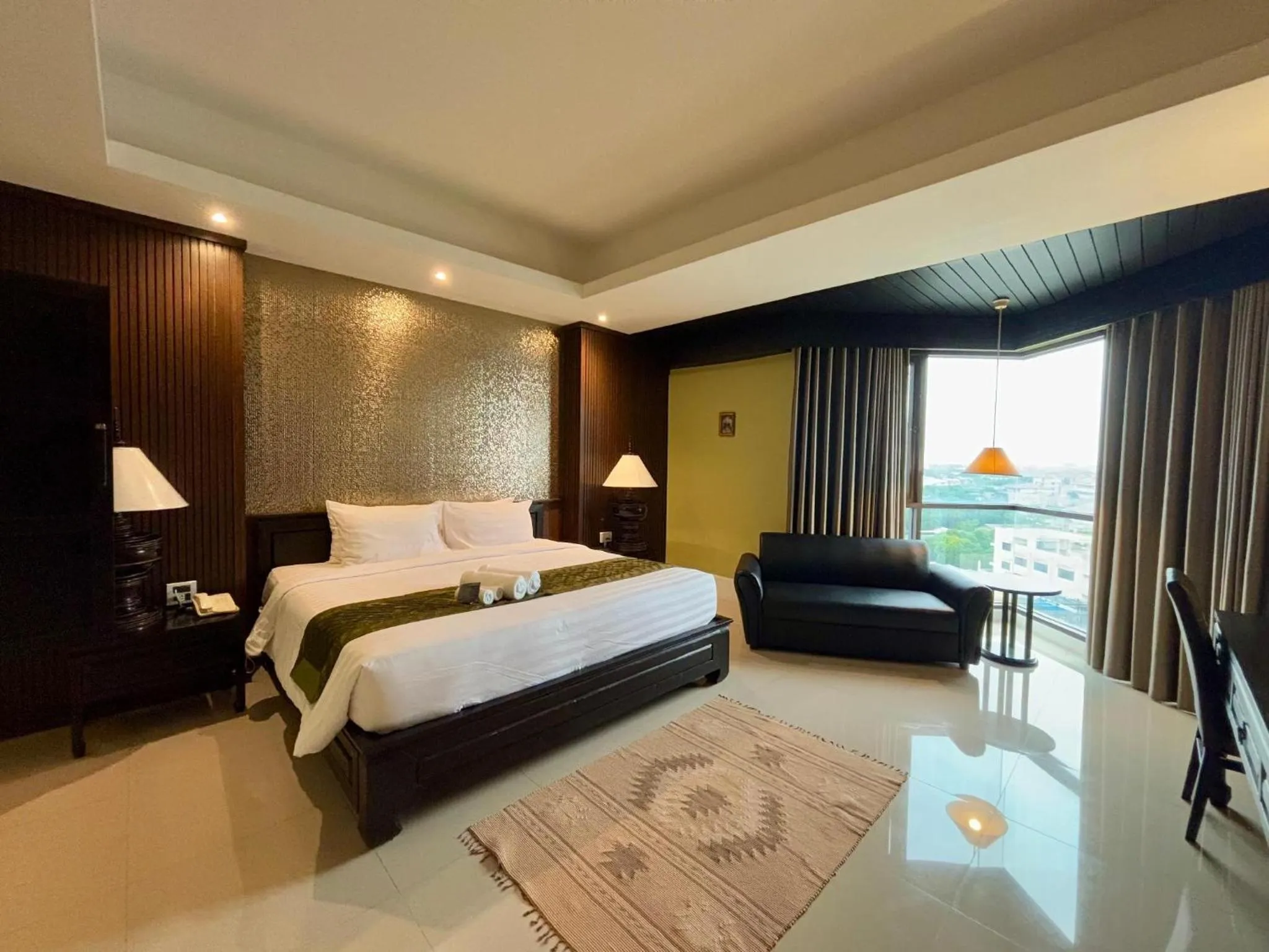 Deluxe King Room in Napalai Hotel