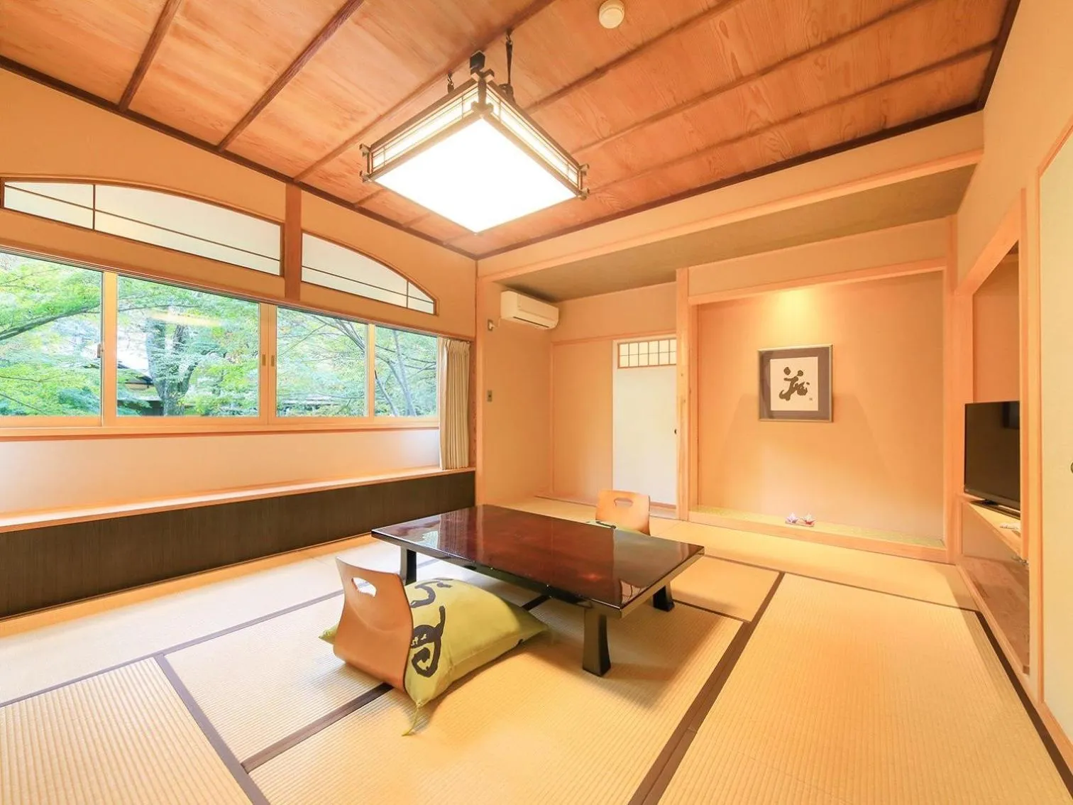 	Japanese-Style Room (10 tatami) with Bathroom in Arai Ryokan
