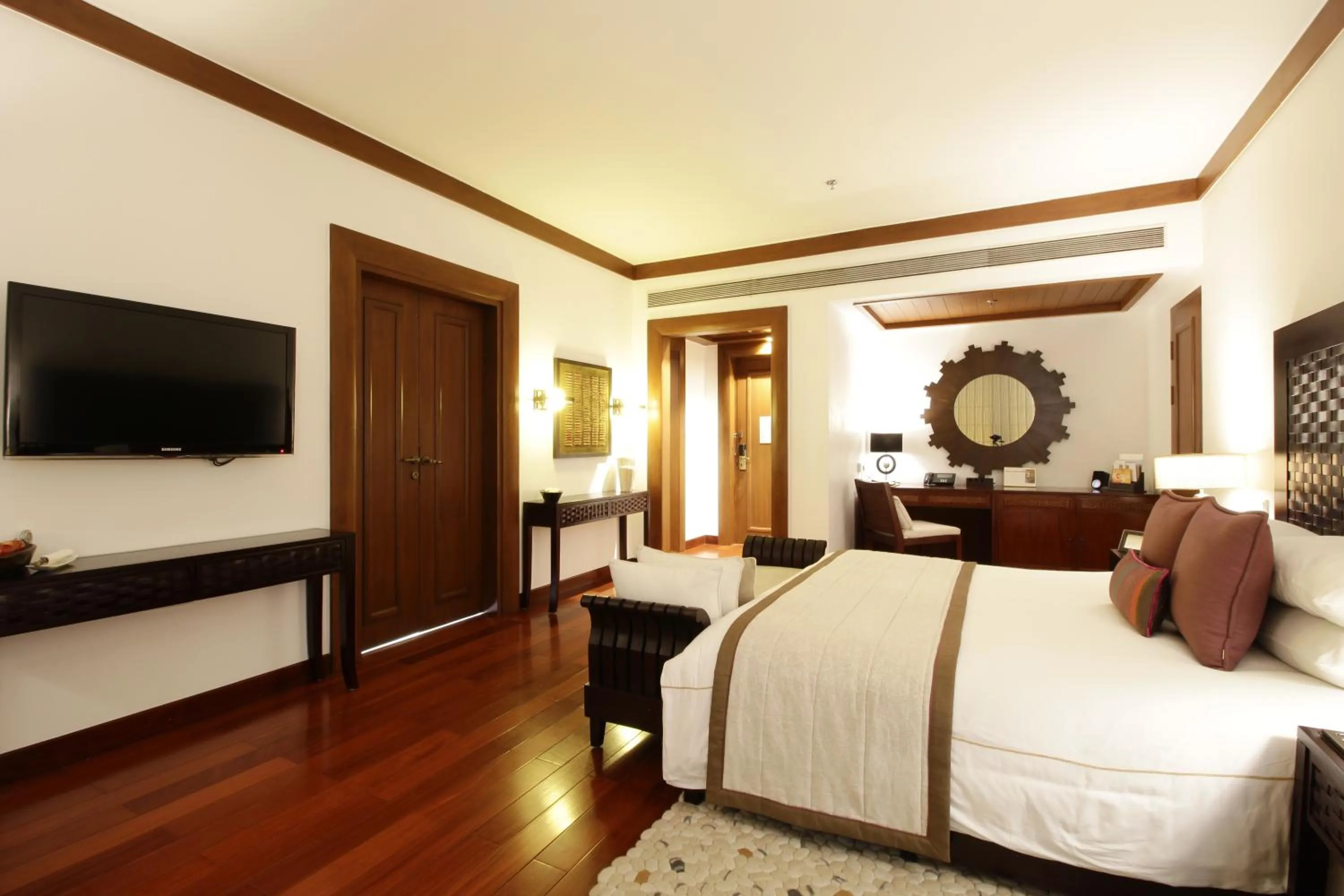 Deluxe Double Room in Jaypee Greens Golf and Spa Resort