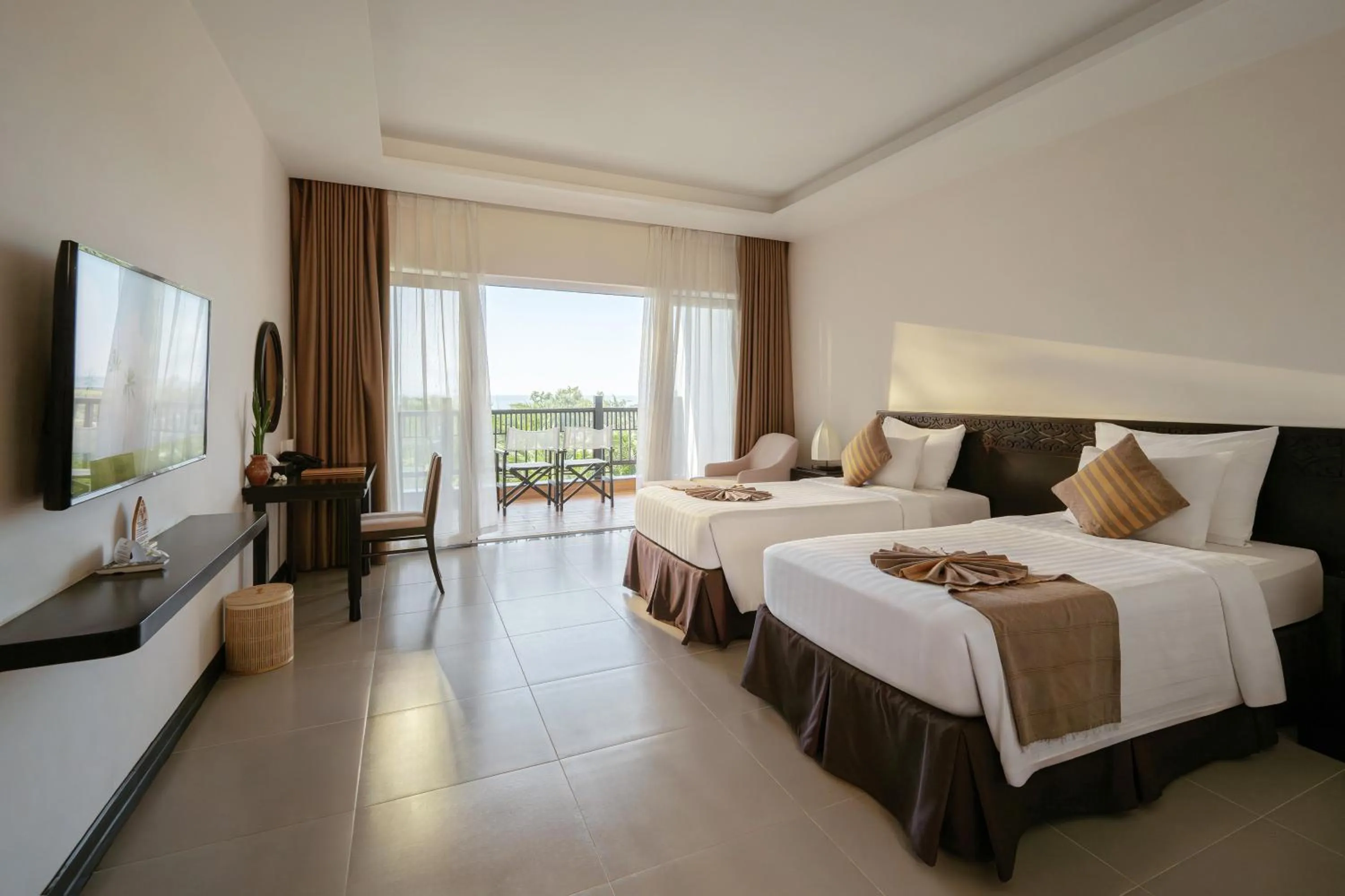 Deluxe Twin Room with Balcony - Garden View in Muine Bay Resort